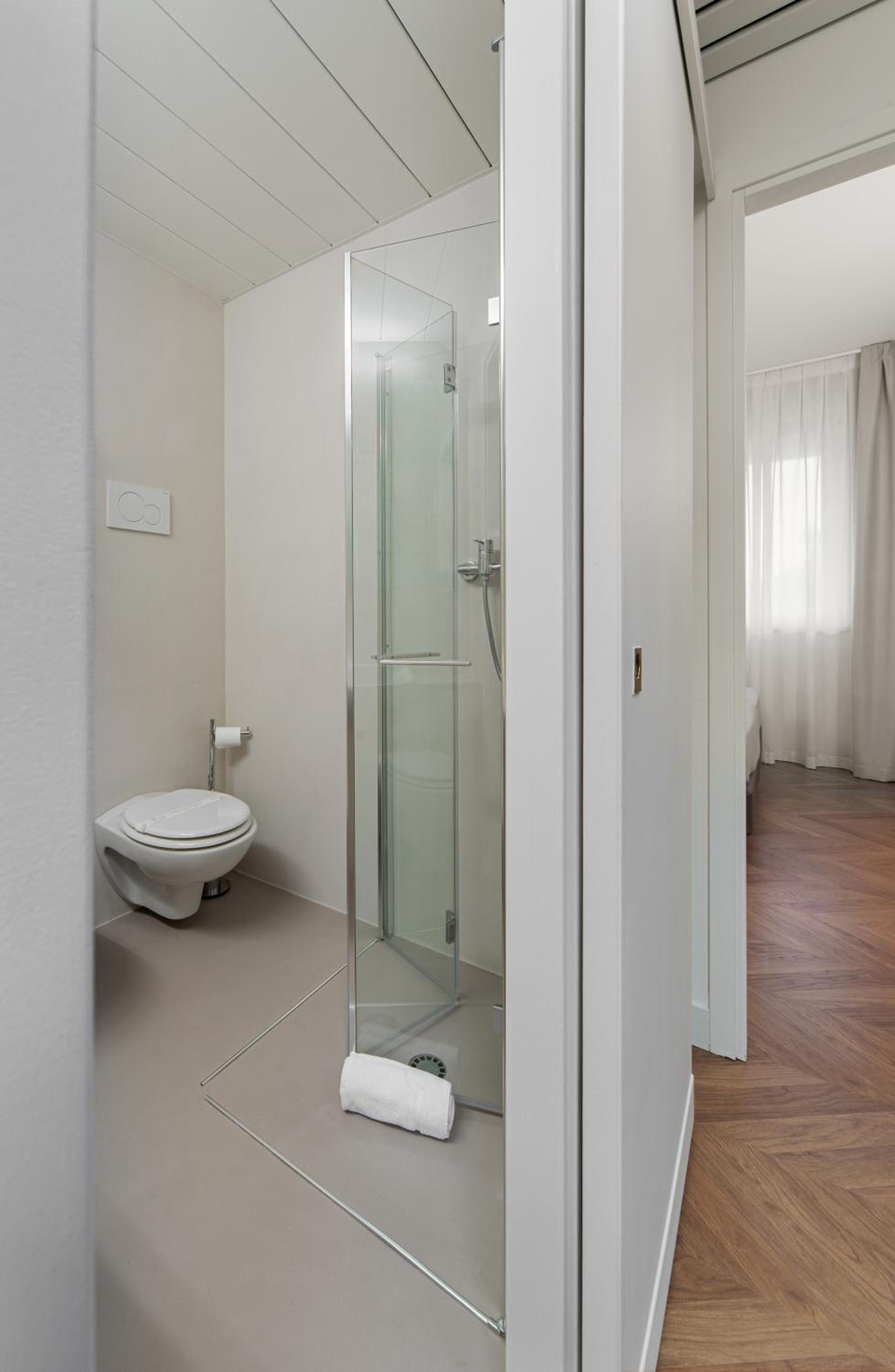 Standard Double Room - Photo 4