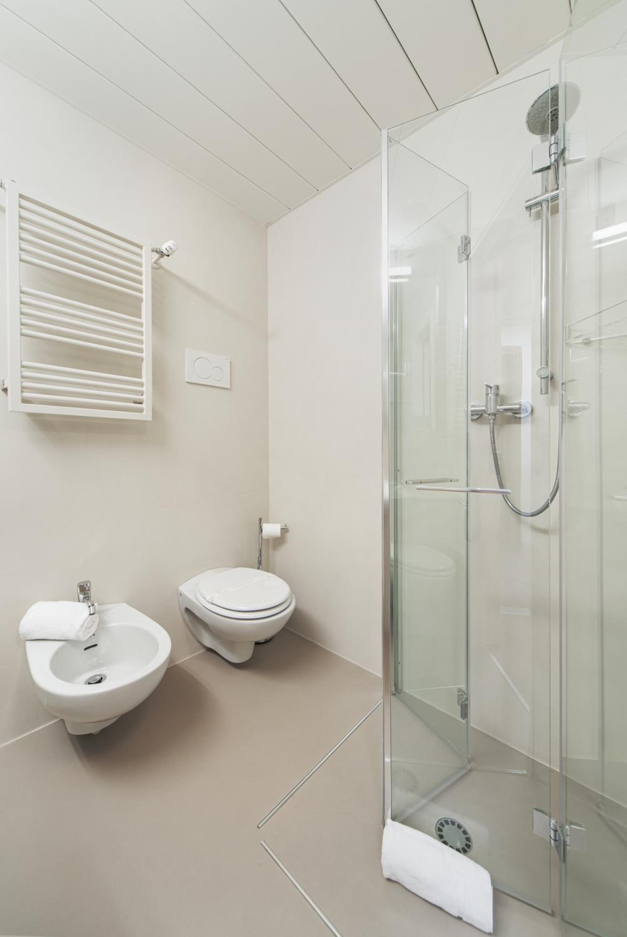 Standard Double Room - Photo 3