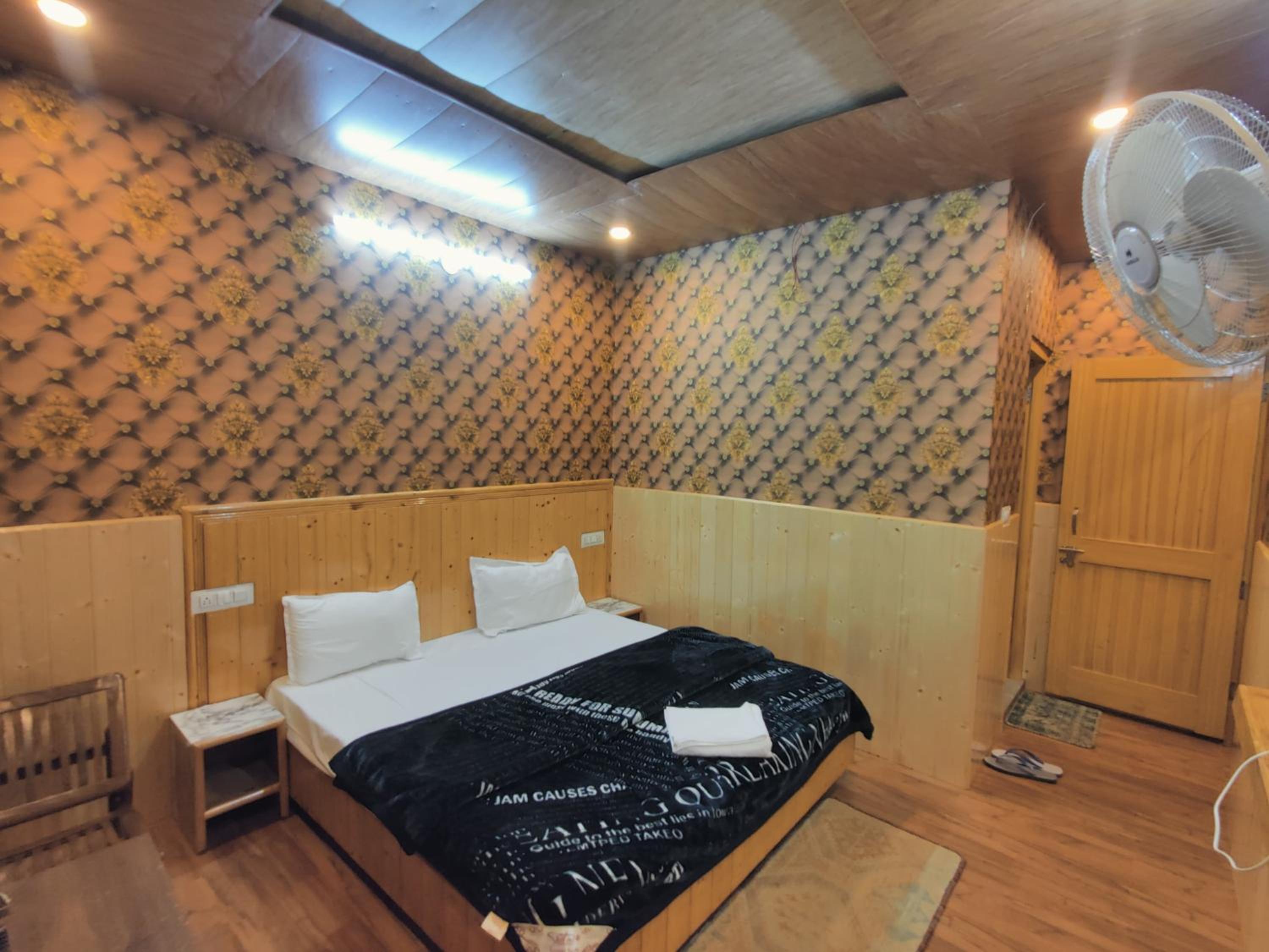 Double Room with Mountain View