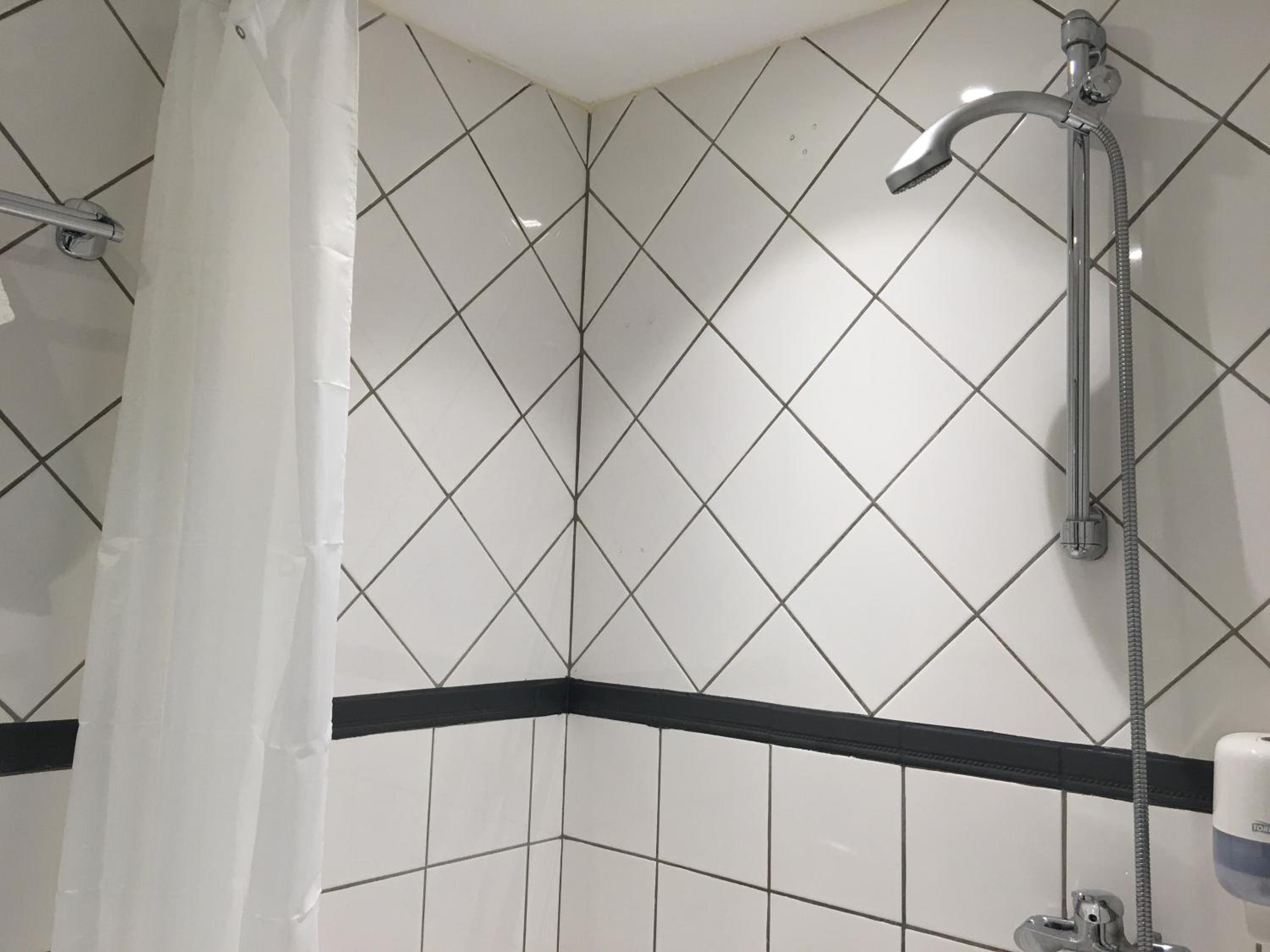 Superior Double Room with Shower - Photo 6