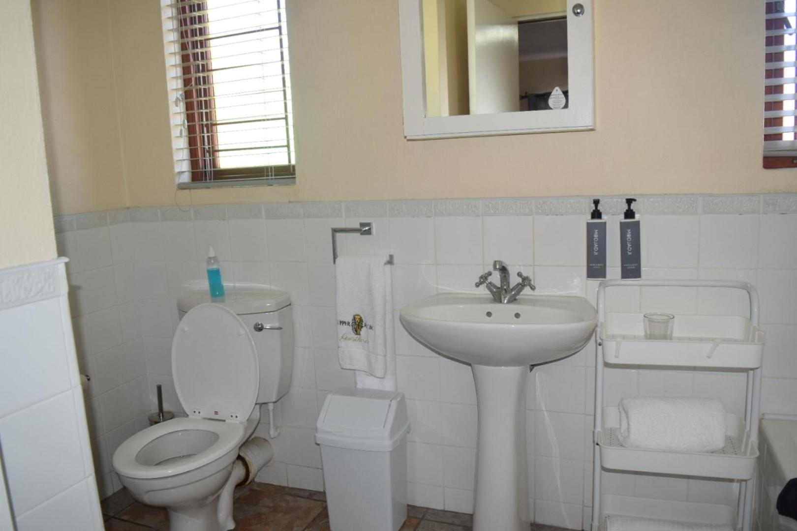 Standard Queen Room photo 3