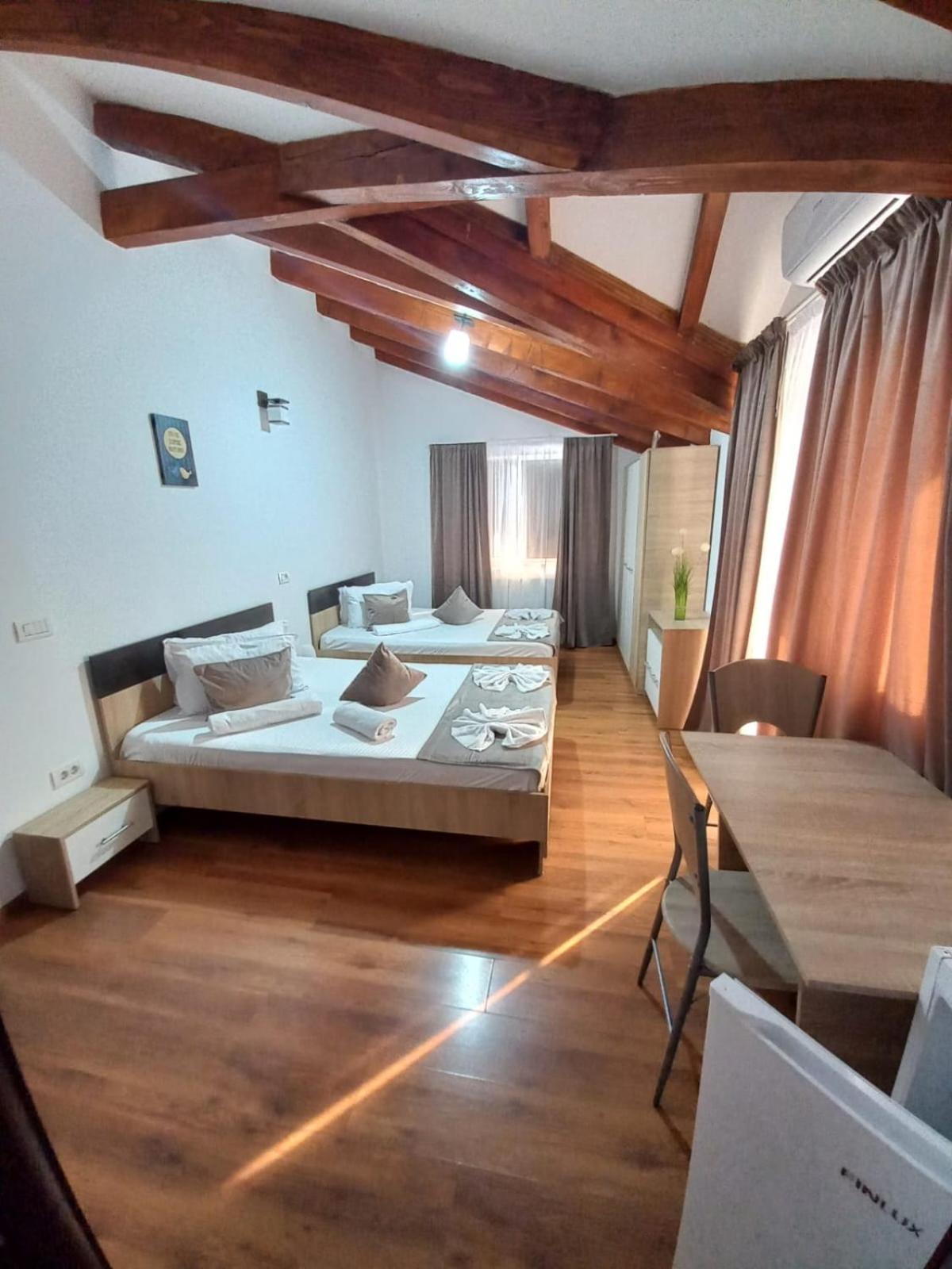 Deluxe Double or Twin Room with Balcony photo 2