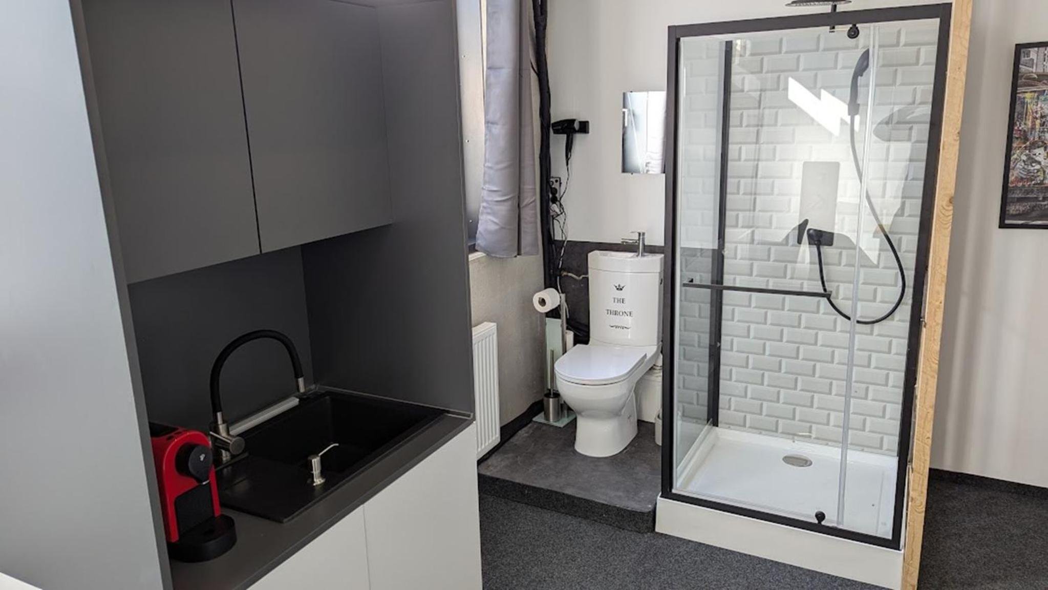 Family Room with Bathroom photo 1