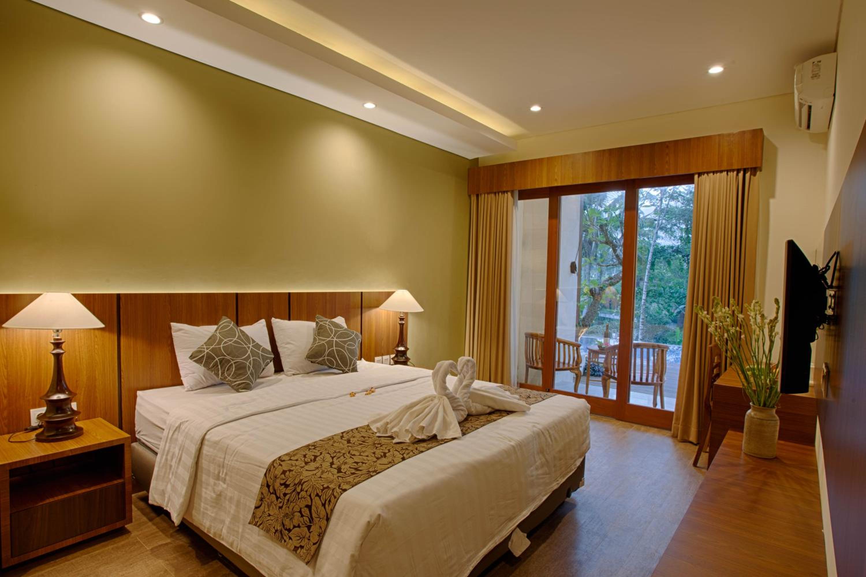 Suite - Photo 8