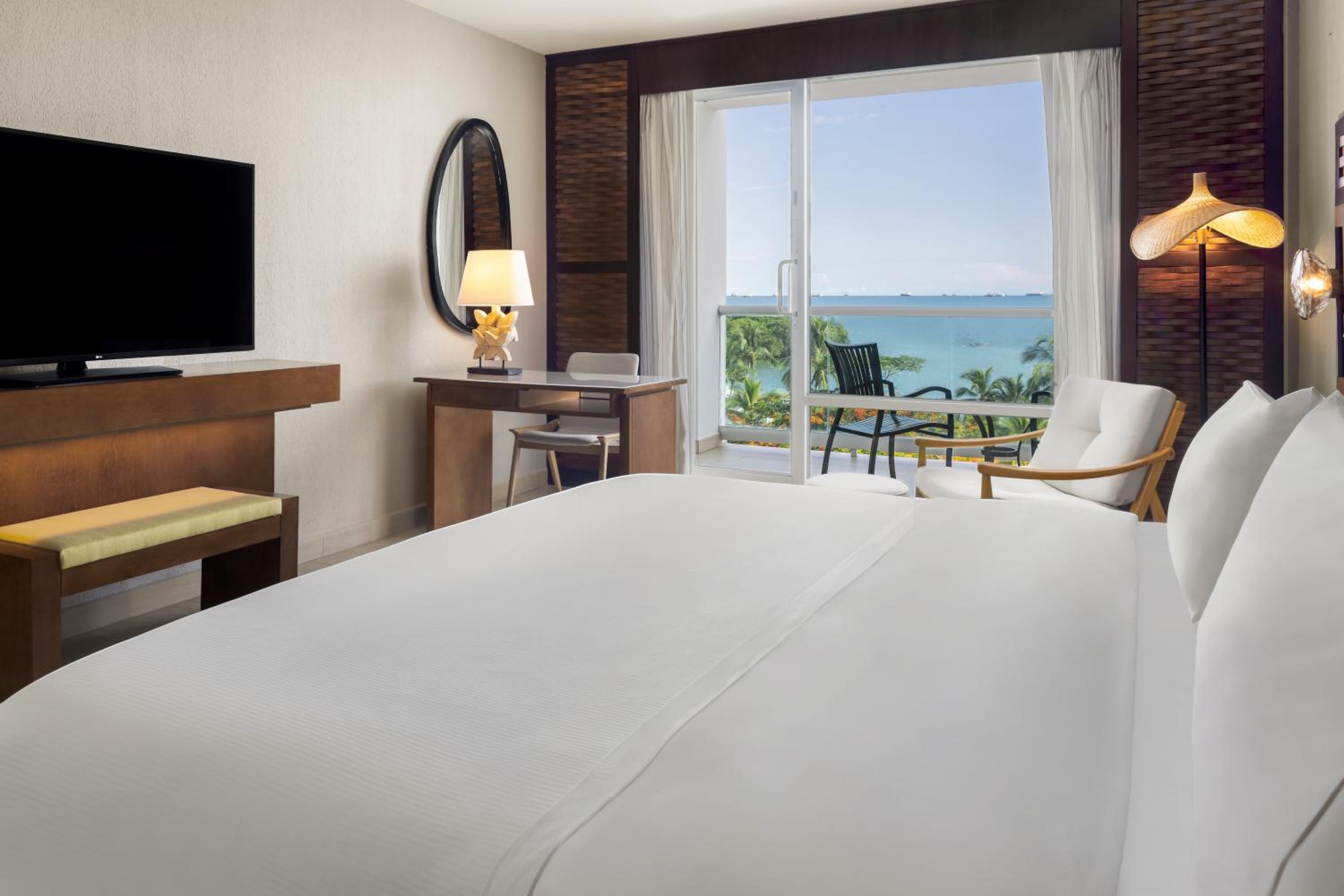 Premium Queen Room with Two Queen Beds and Ocean View - High Floor