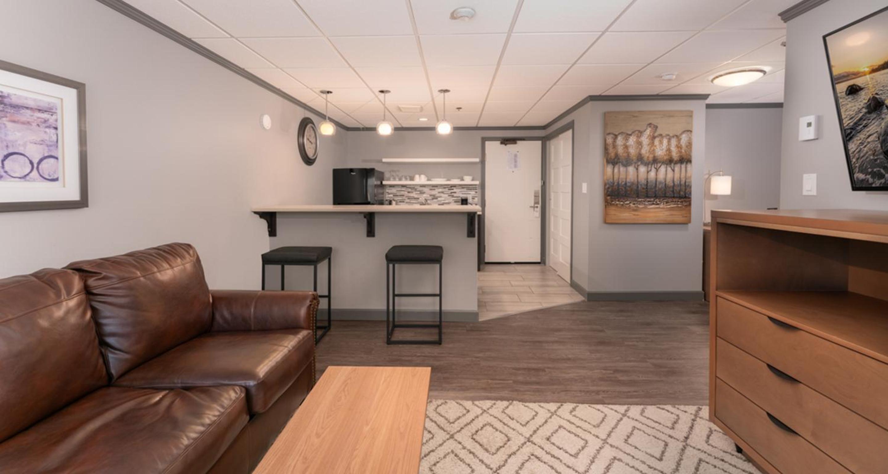 Superior King Suite - Photo 8