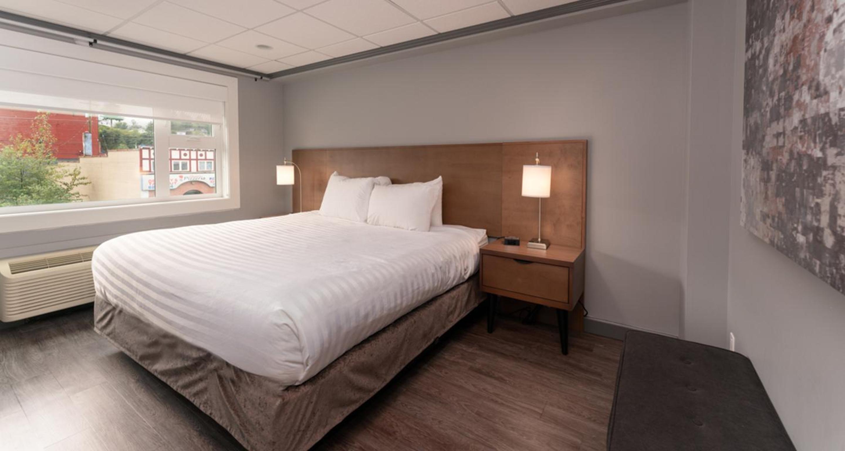 Superior King Suite - Photo 7