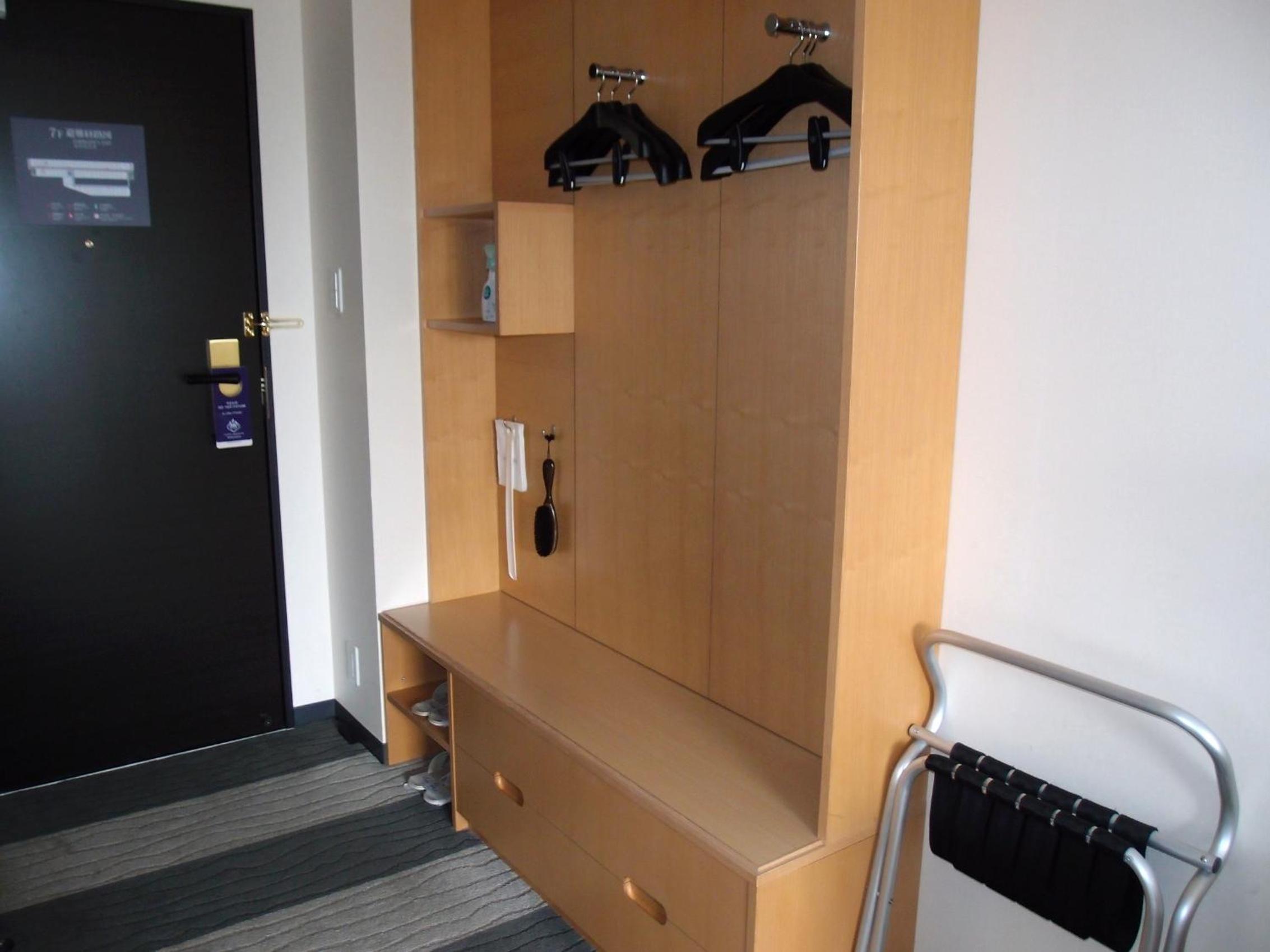 Moderate Twin Room - Non Smoking - Photo 5