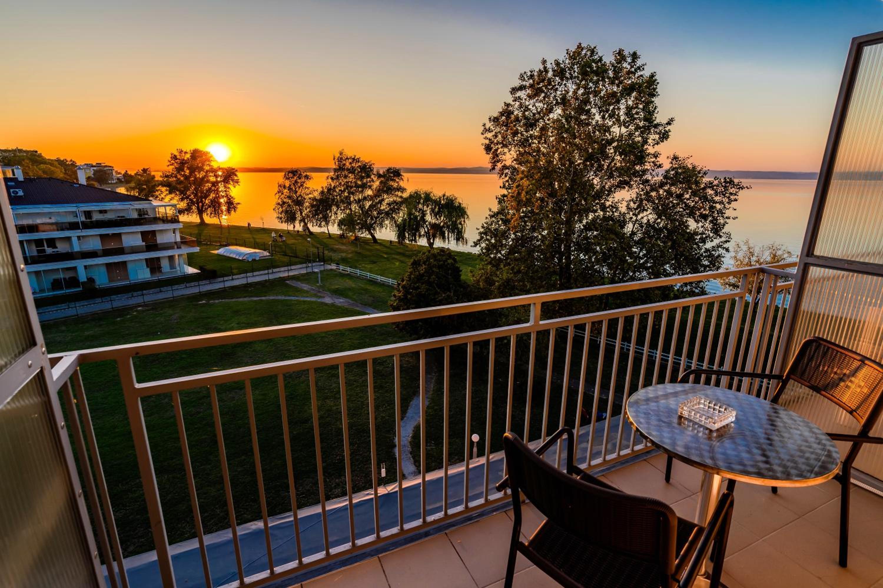 Standard Double Room with Sunset View