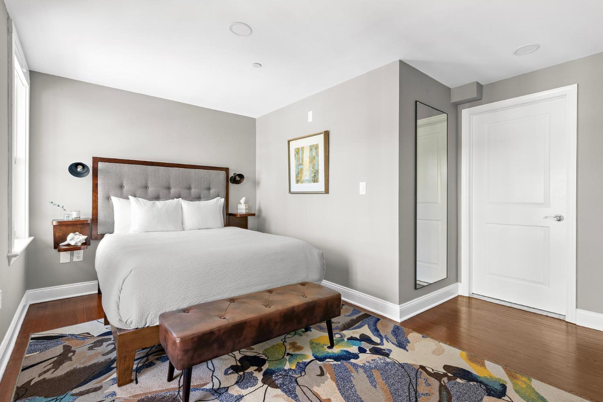 Queen Room with Balcony photo 3