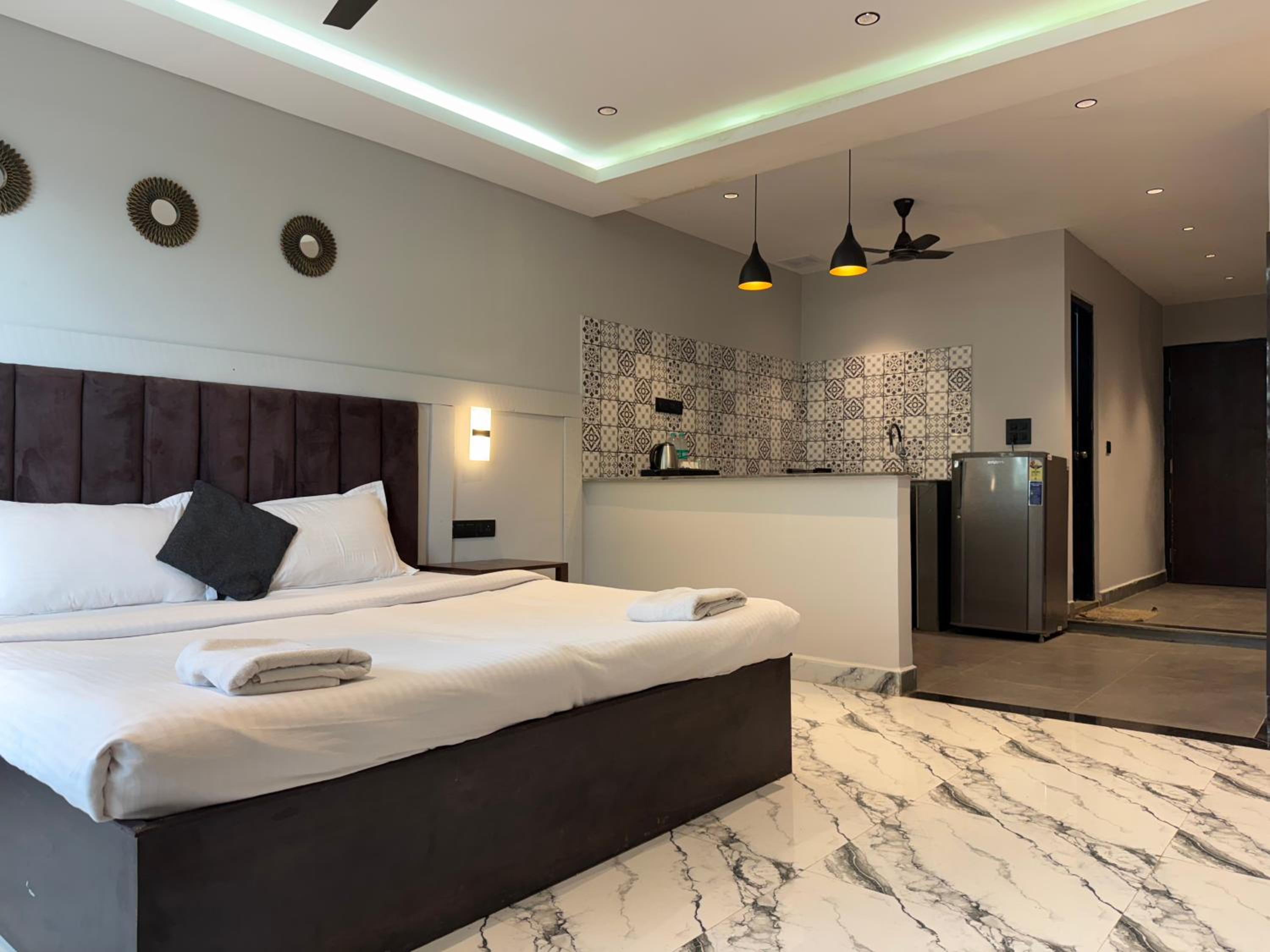Suite with Hot Tub