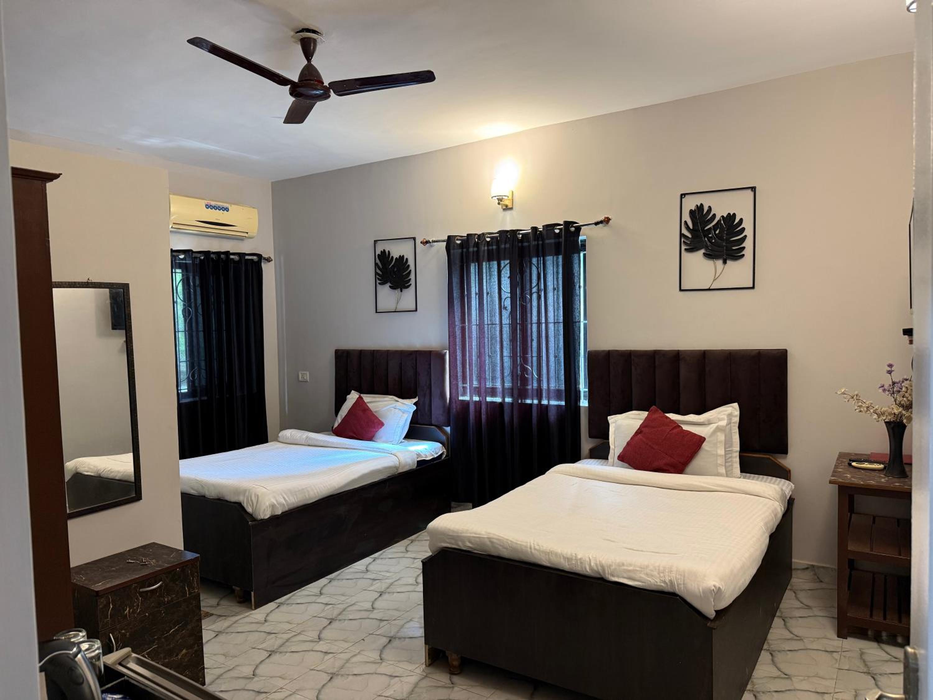 Deluxe Twin Room photo 3