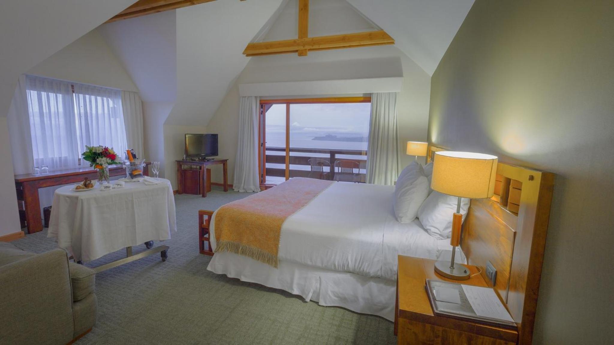 King Suite - Non-Smoking - Photo 1