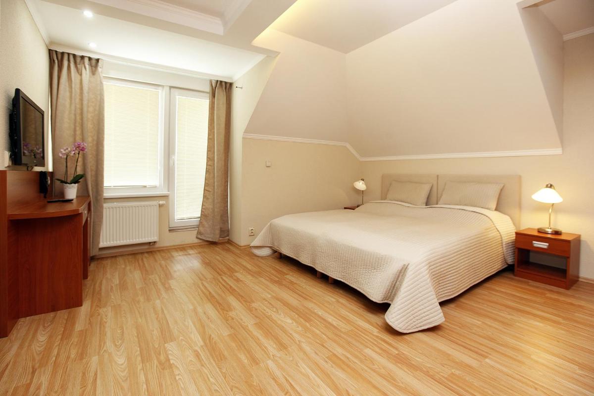 Double Room - Photo 3