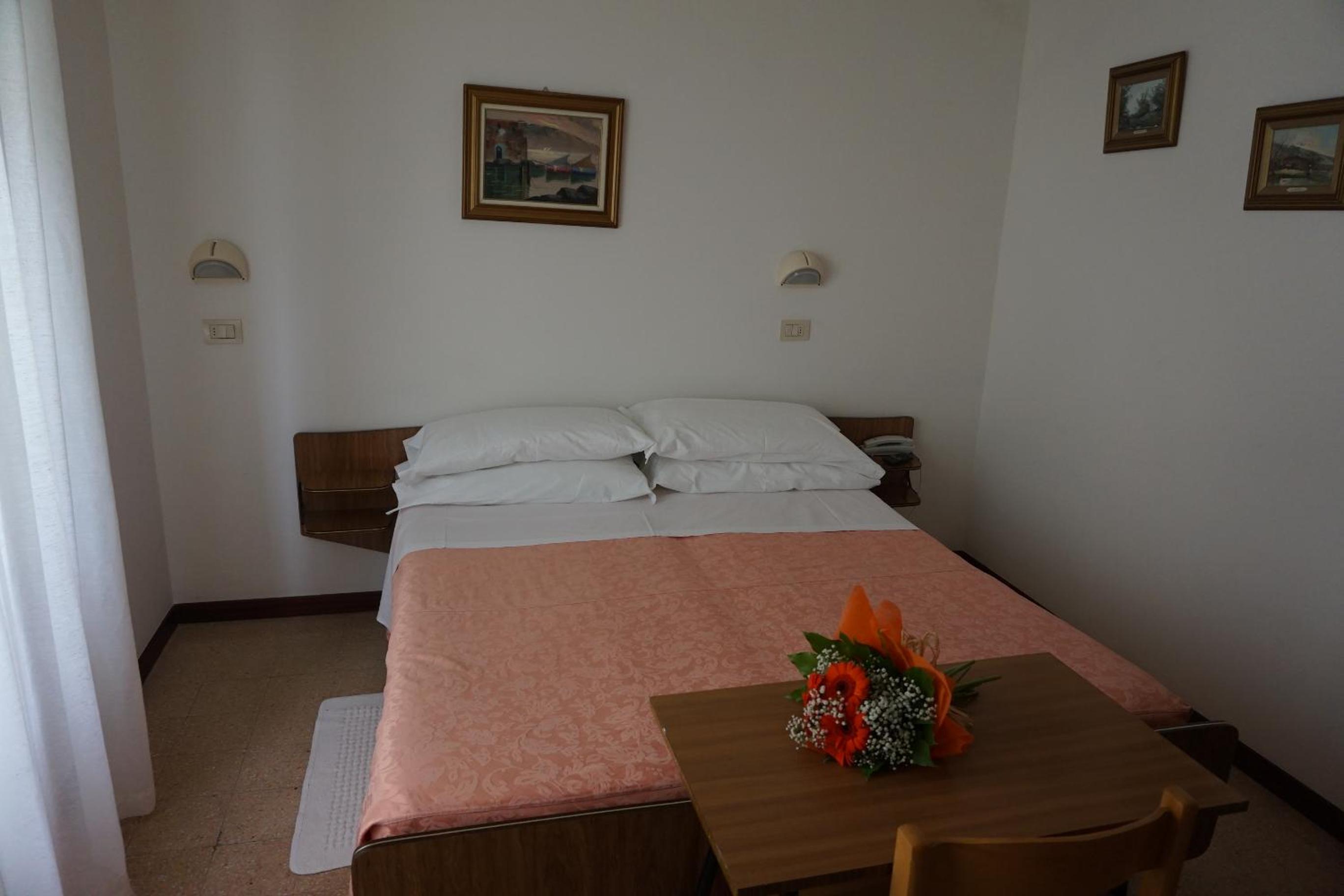 Double or Twin Room with Sea View
