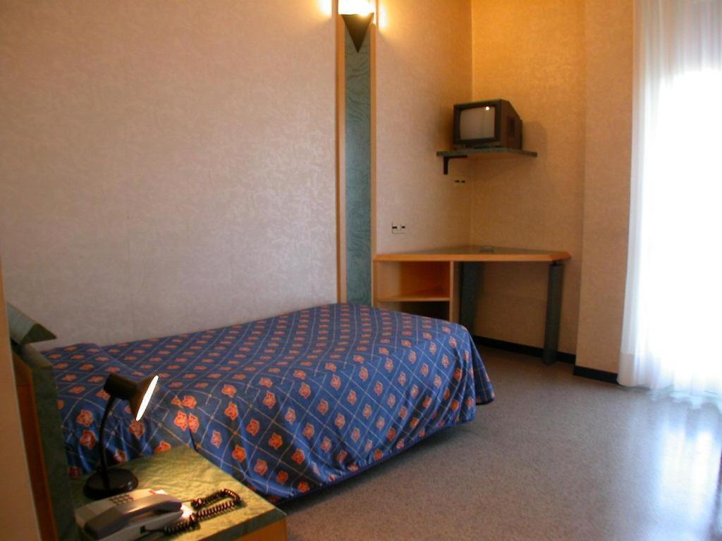 Single Room photo 1