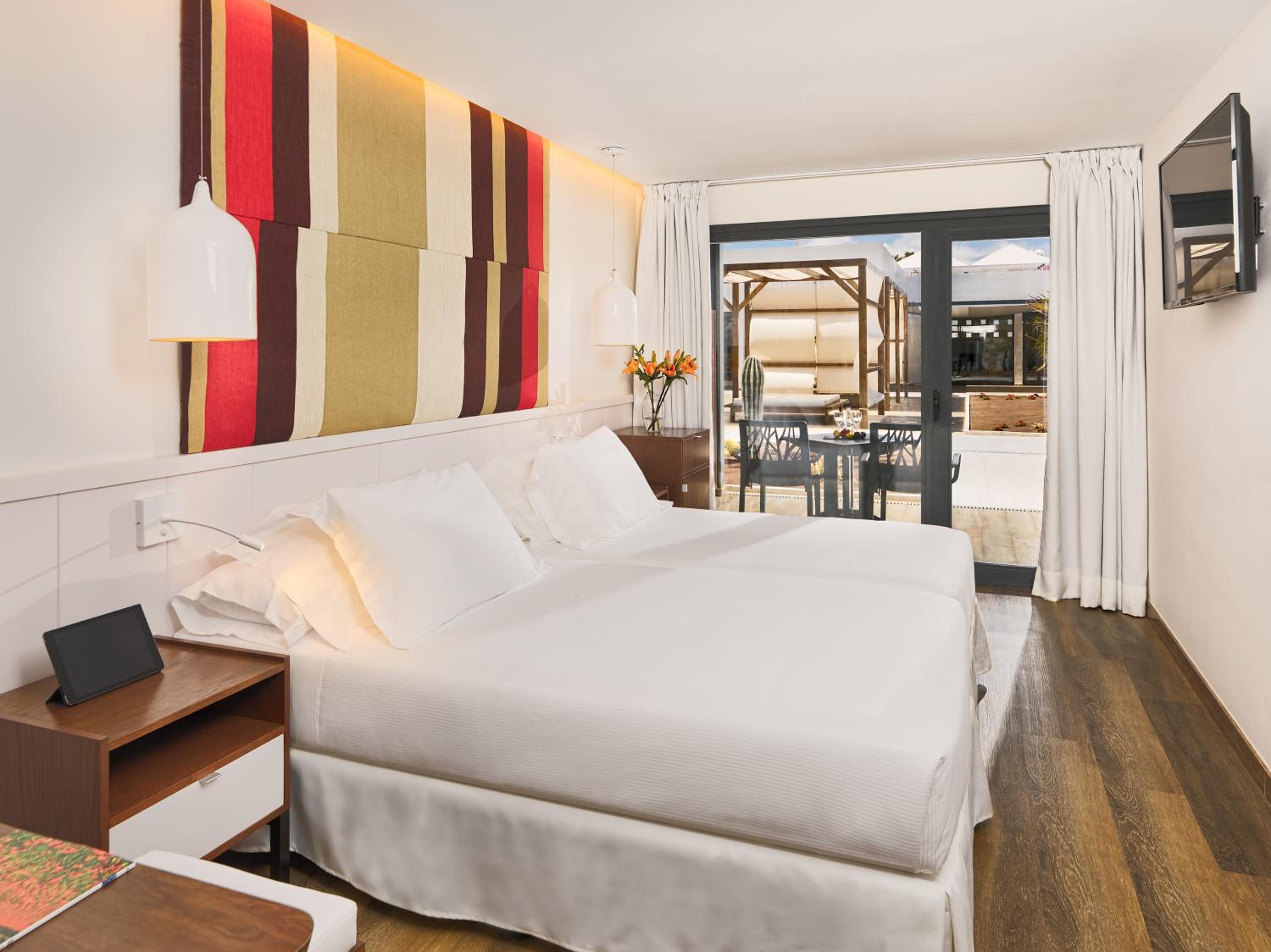 Double or Twin Room thumbnail 5