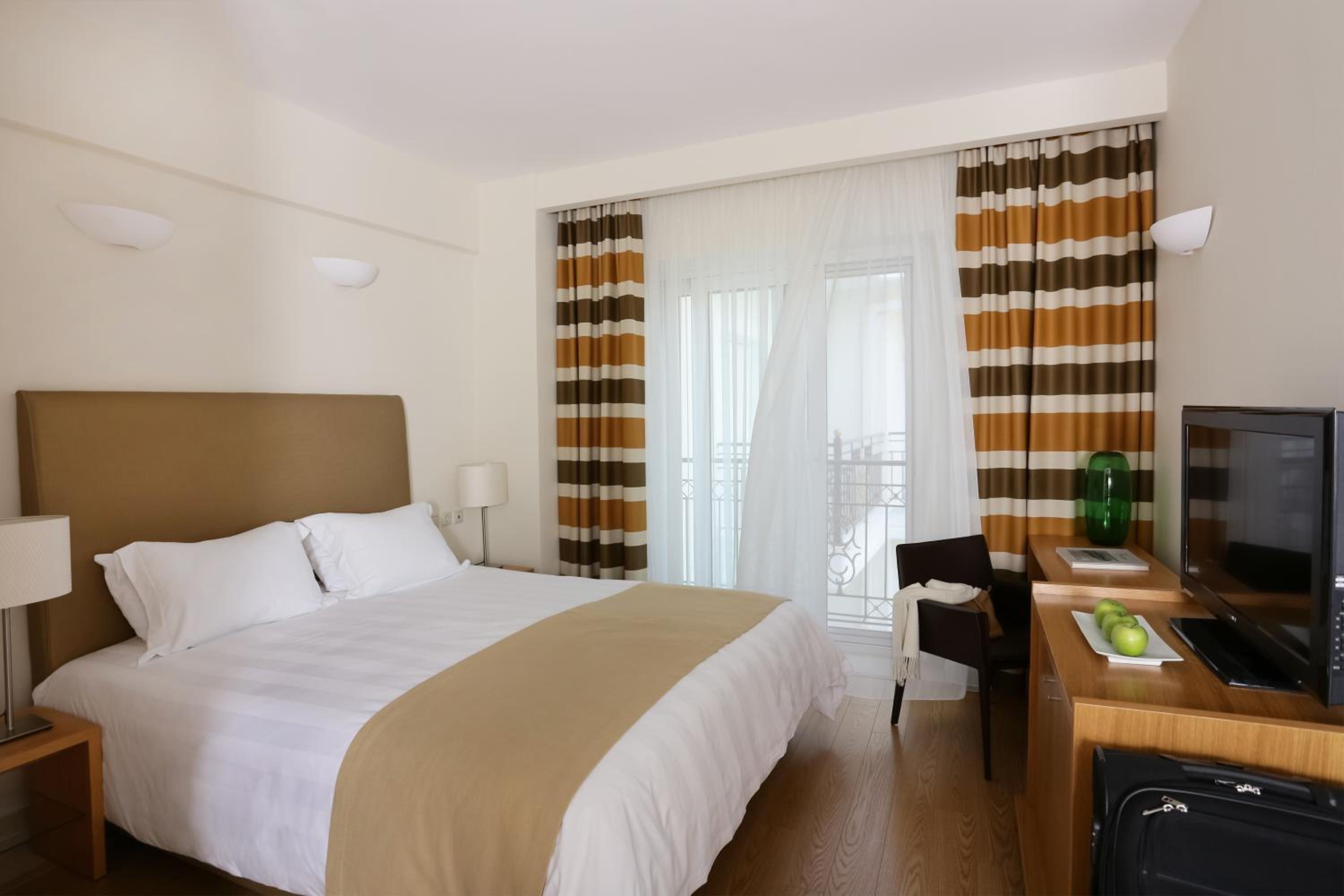 Deluxe Double Room with Garden View - Photo 4
