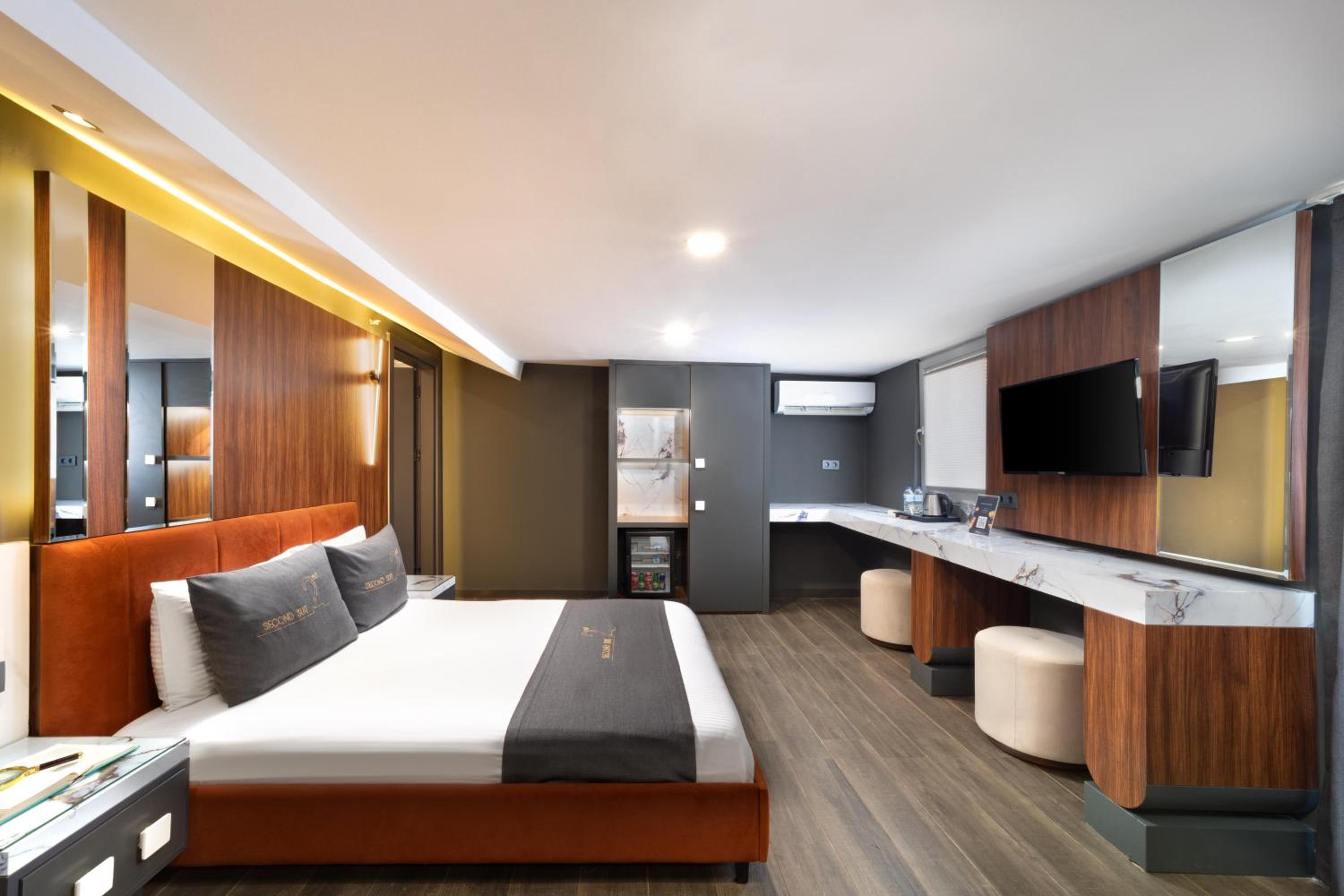 King Studio with Sofa Bed photo 3