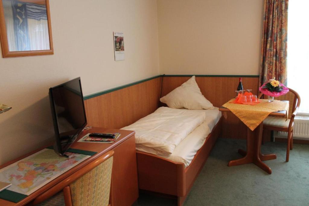Classic Triple Room - Photo 1