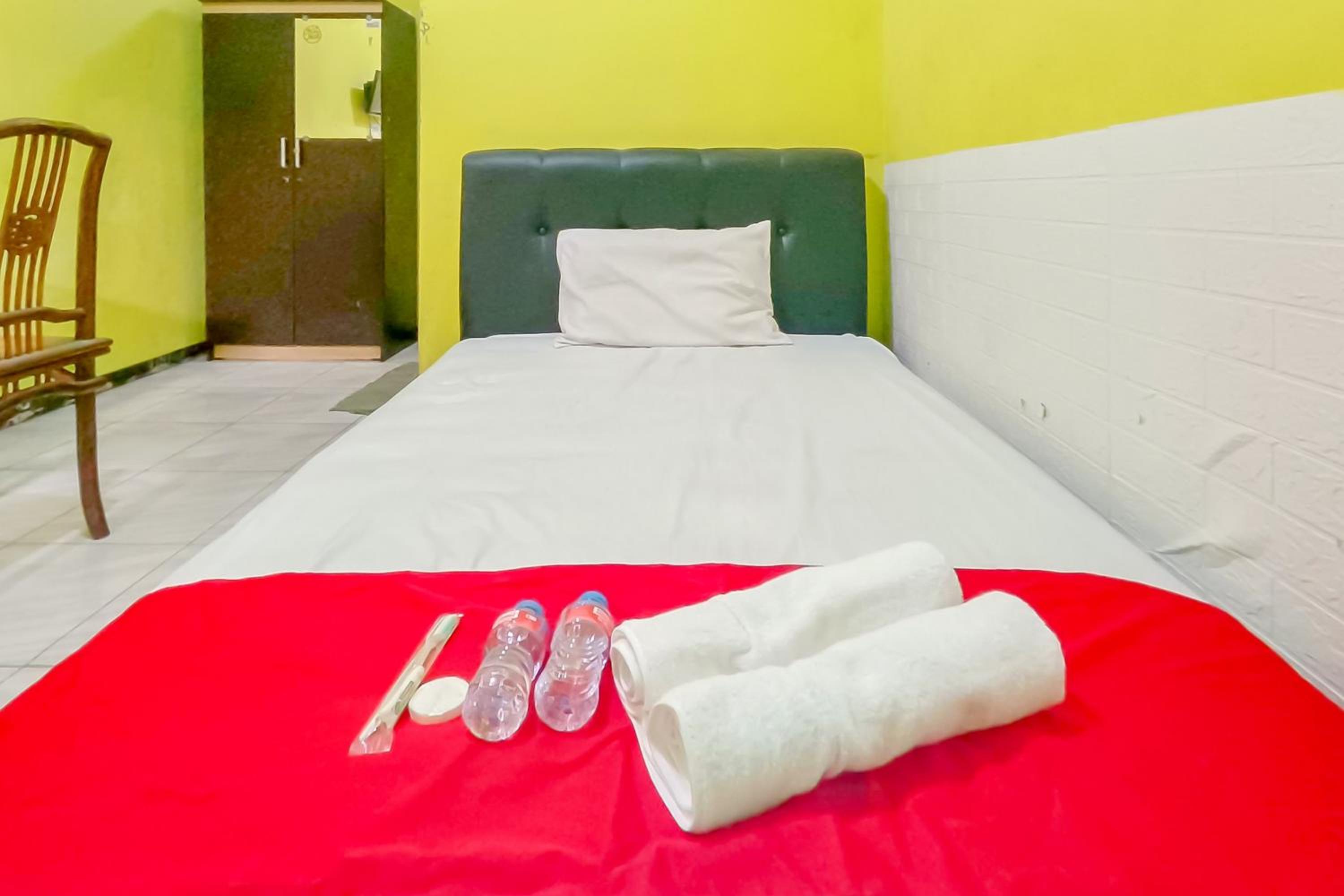 Single Room photo 2