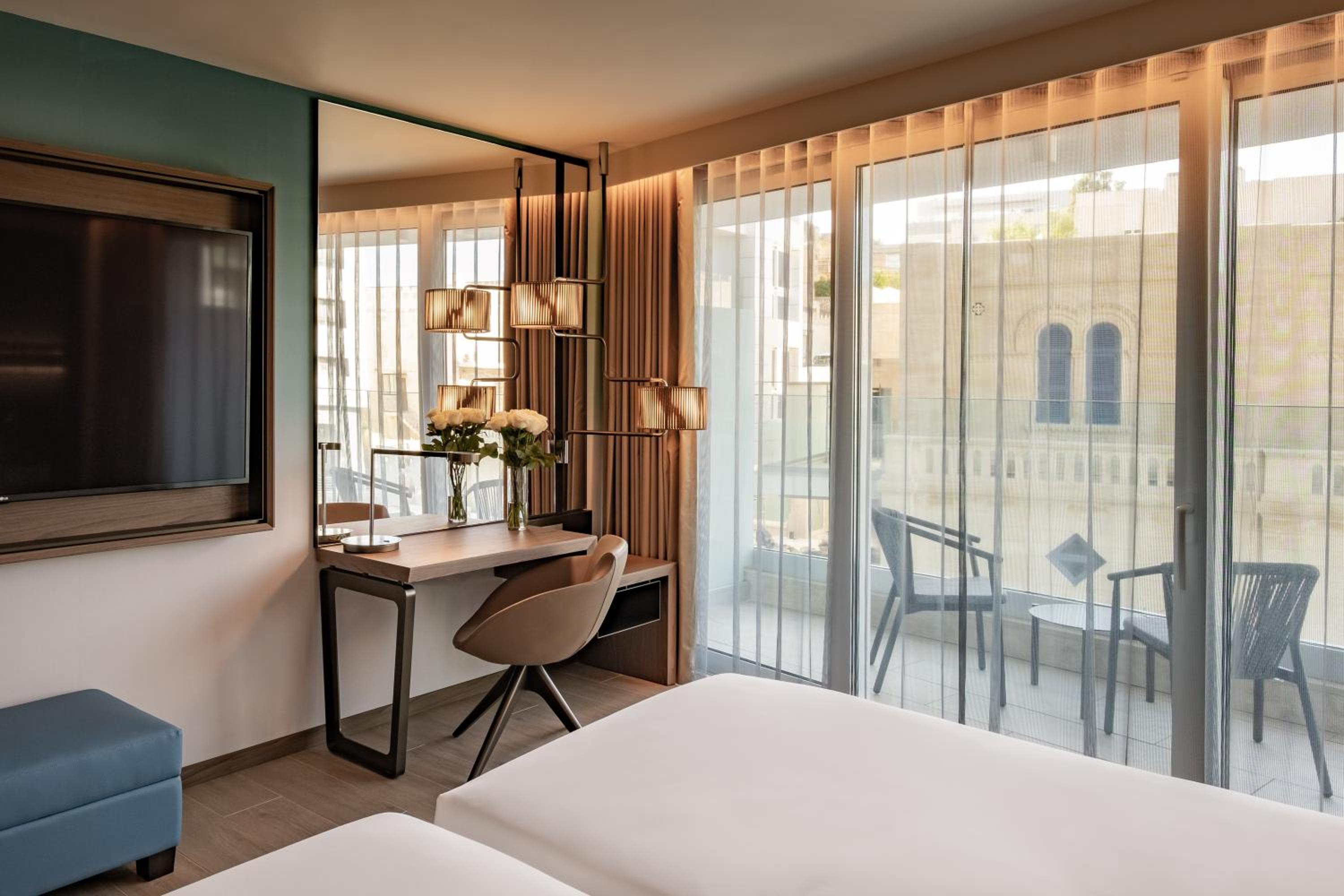 Twin Room with Balcony and Pjazza Room