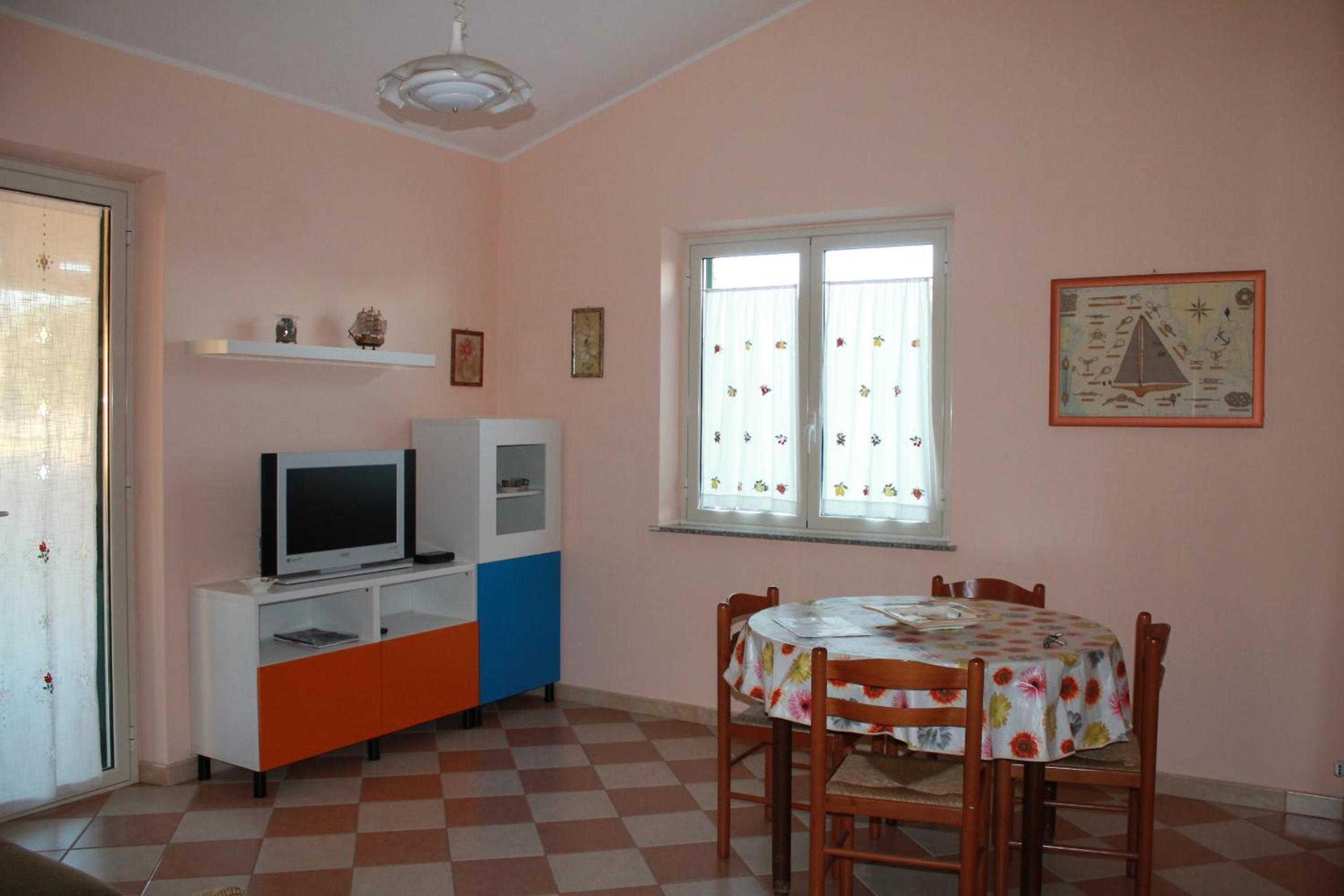 One-Bedroom House - Photo 17