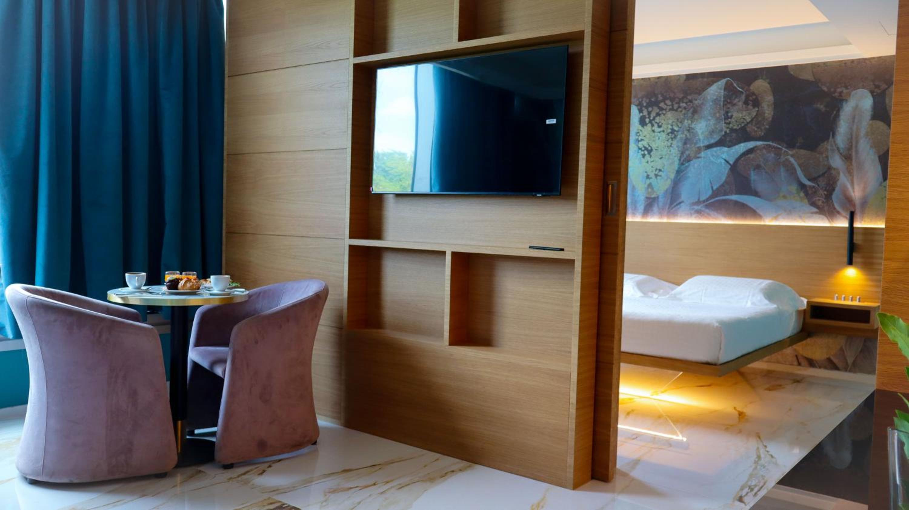 Deluxe Suite