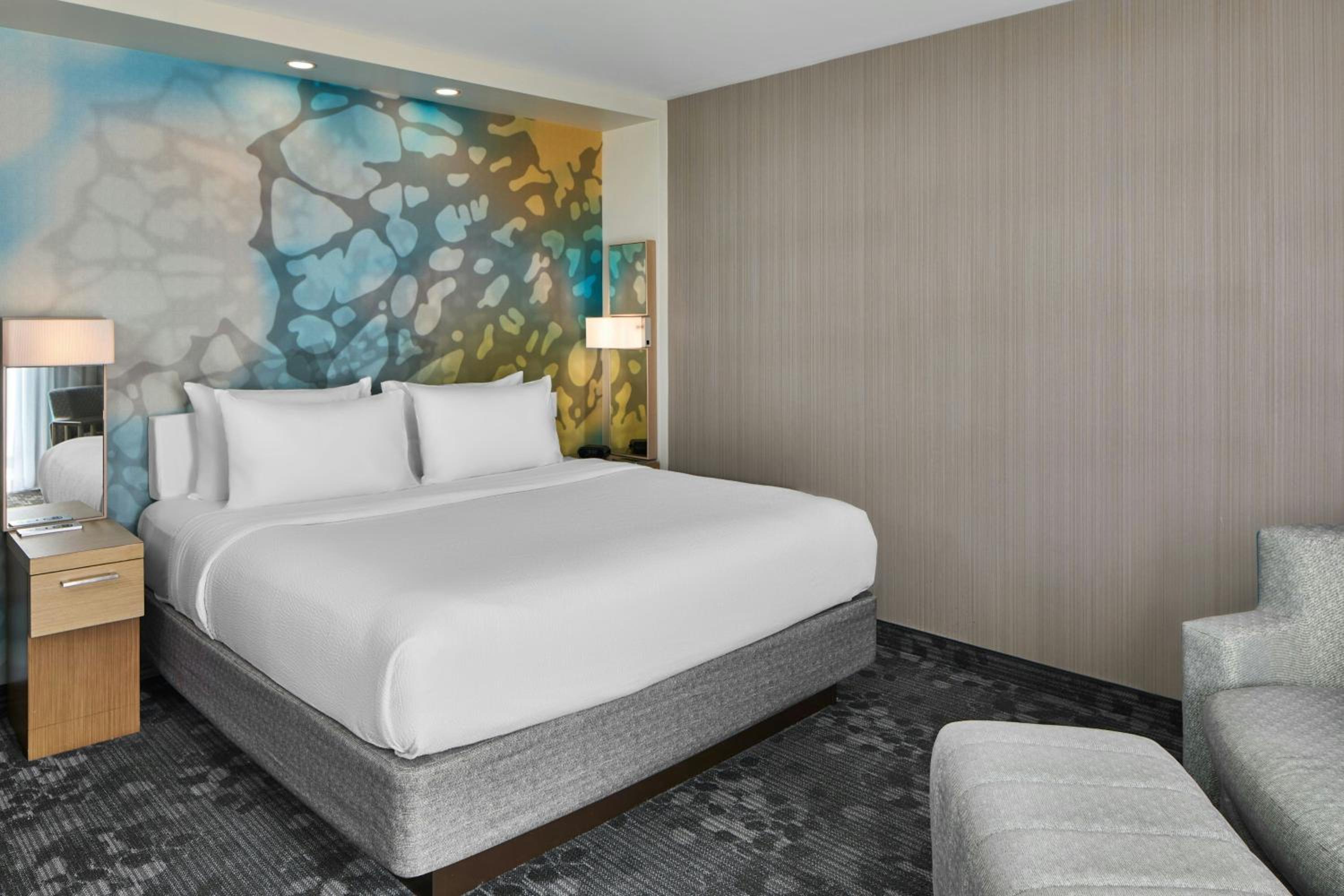 King Room - Mobility Access/Bathtub Accessible photo 1