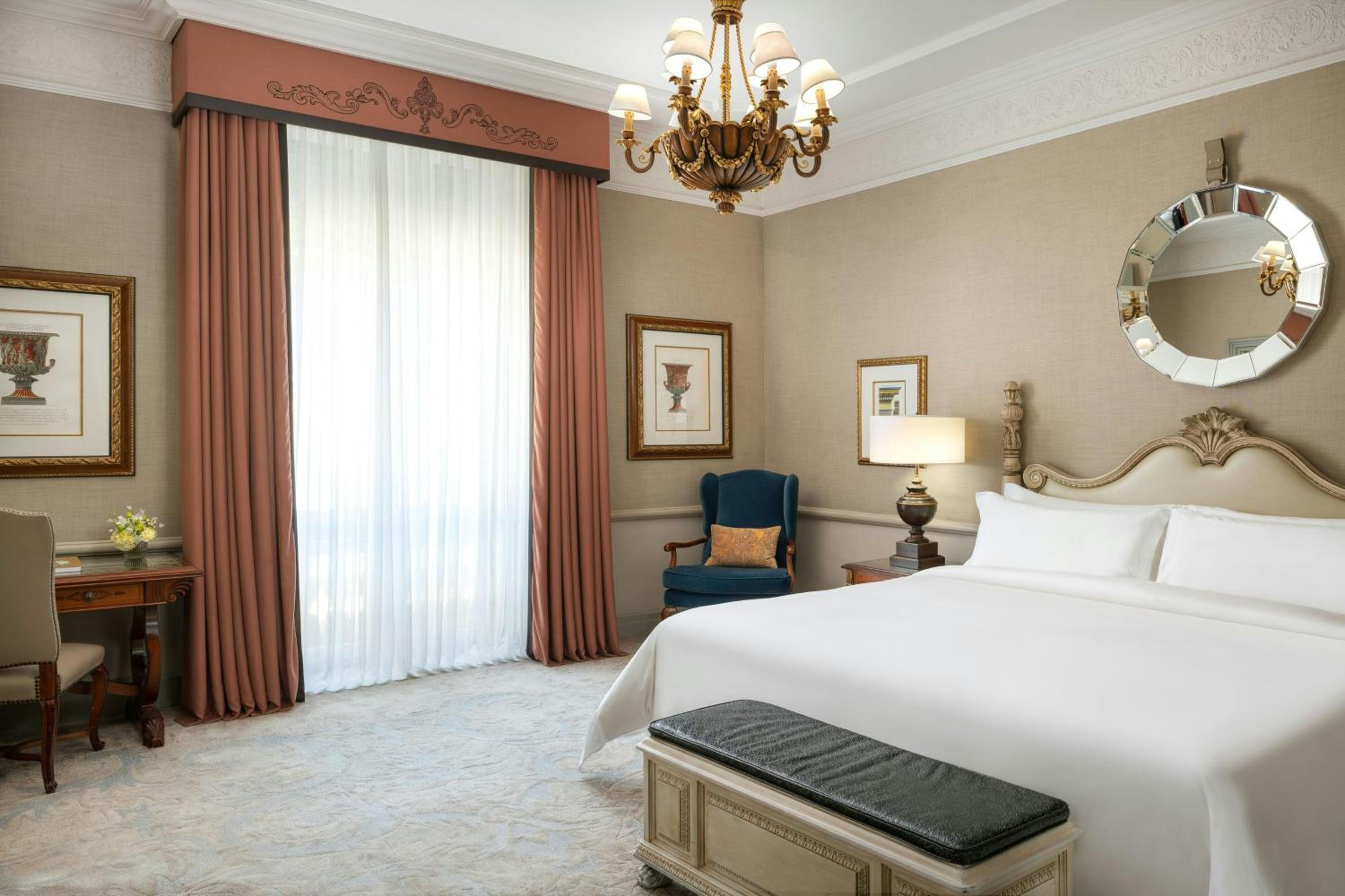 Deluxe King Room - Photo 1