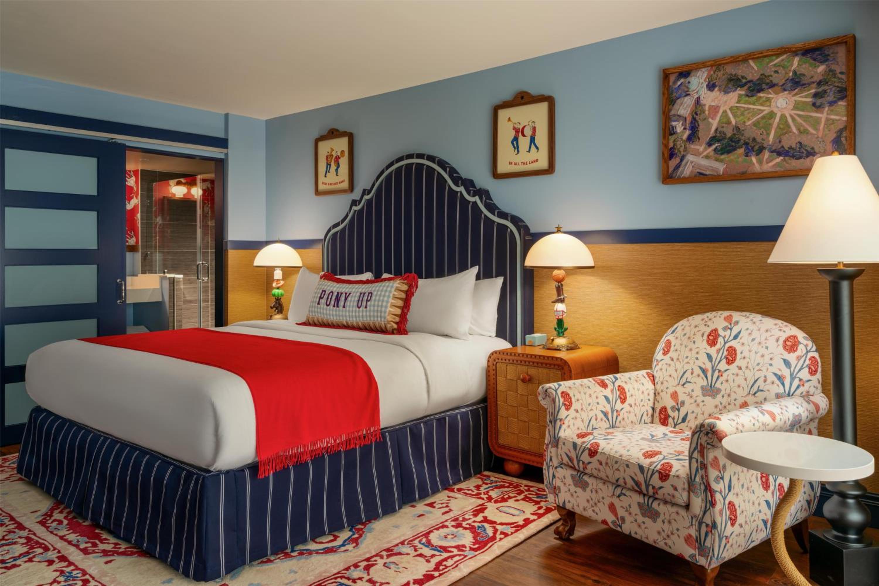 Graduate King Room with Balcony - Photo 2