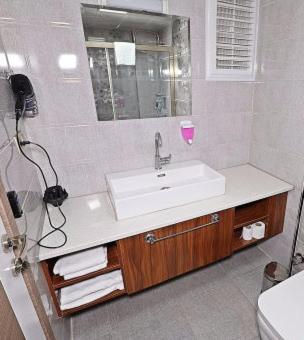 Standard Twin Room - Photo 2