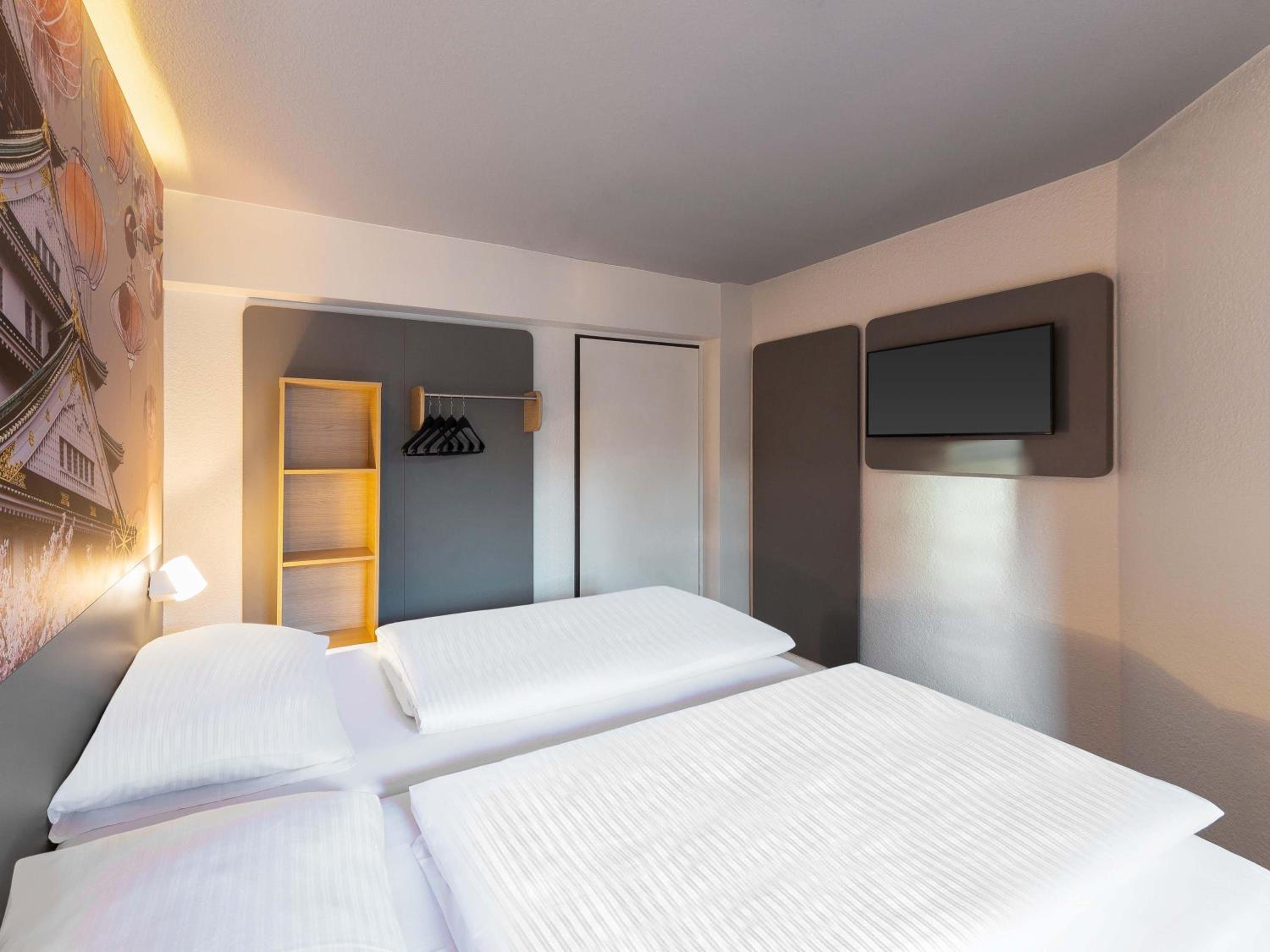 Twin Room - Photo 2