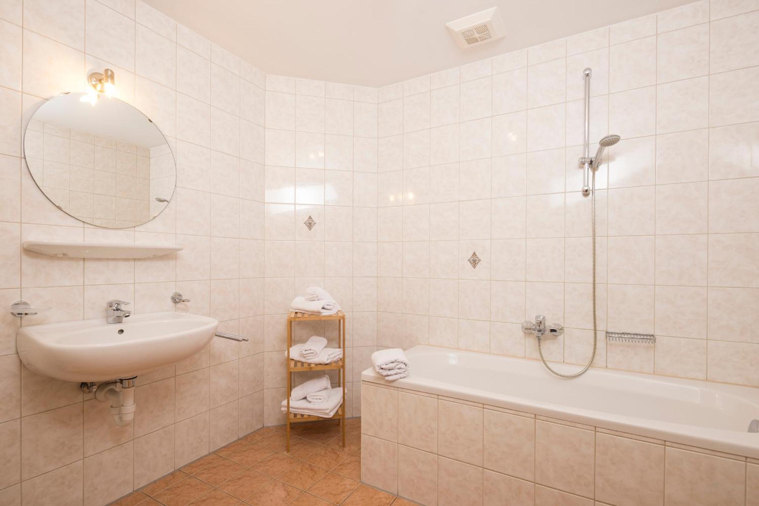 One-Bedroom Apartment with Balcony photo 1