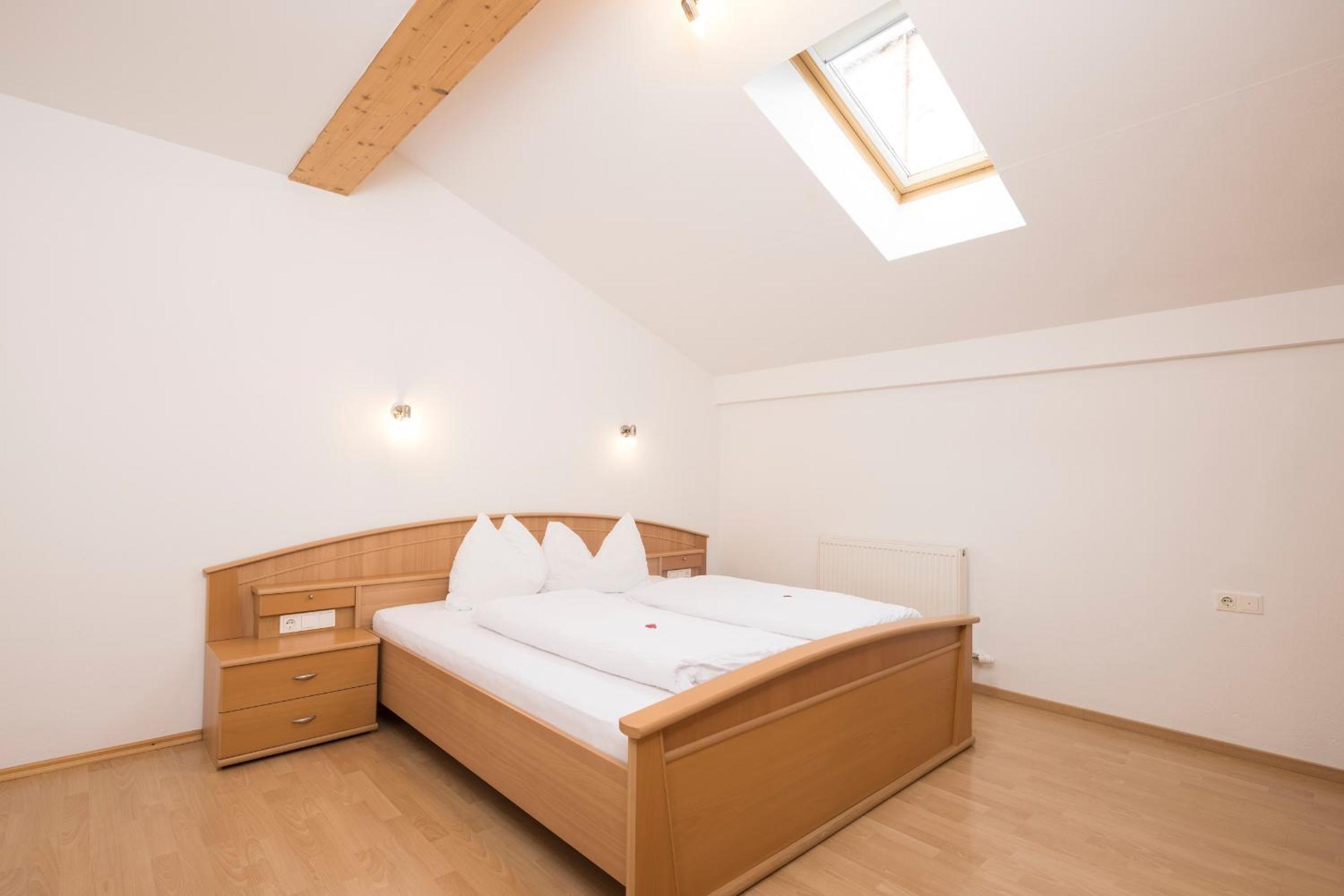 One-Bedroom Apartment with Balcony photo 2