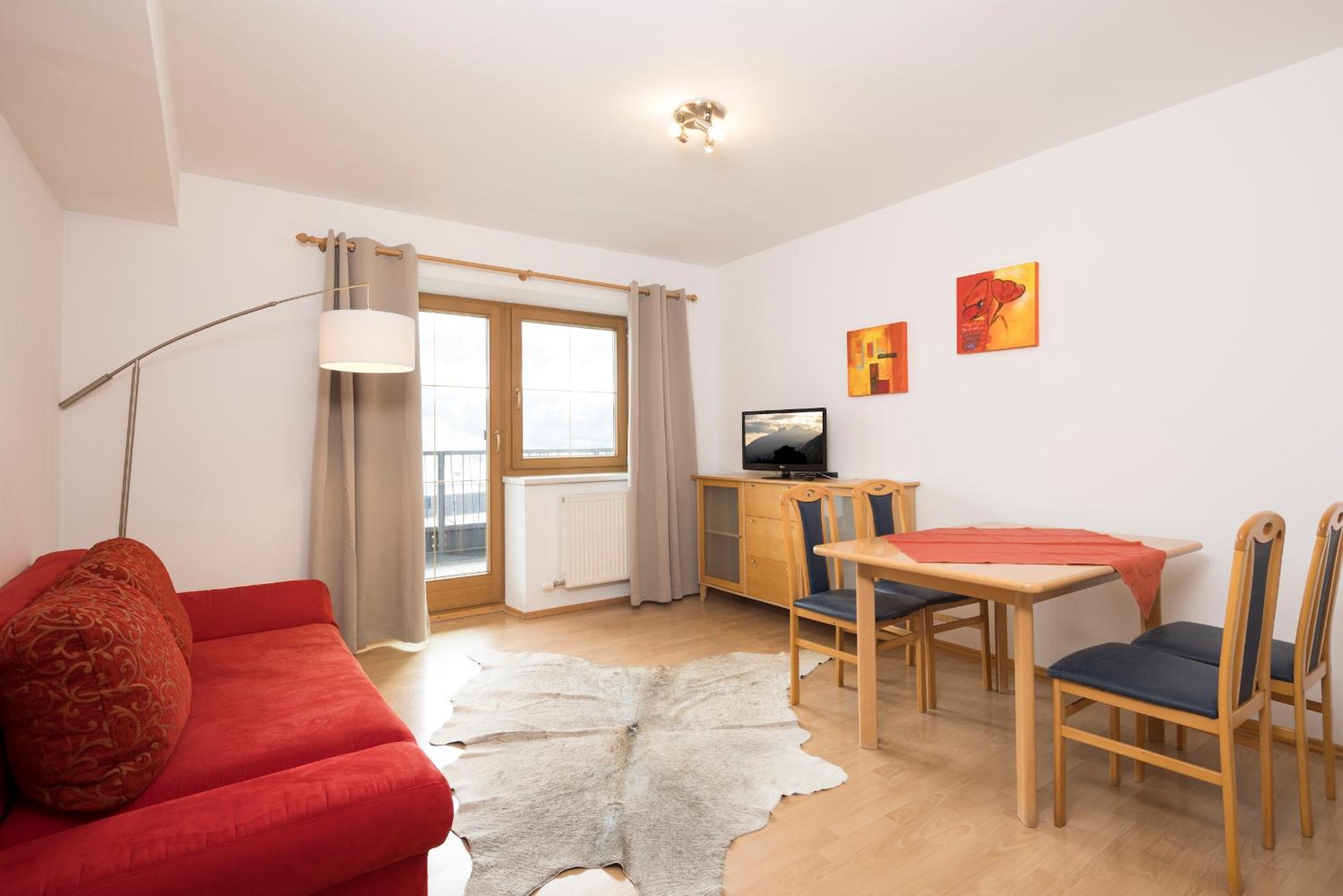 One-Bedroom Apartment with Balcony photo 3