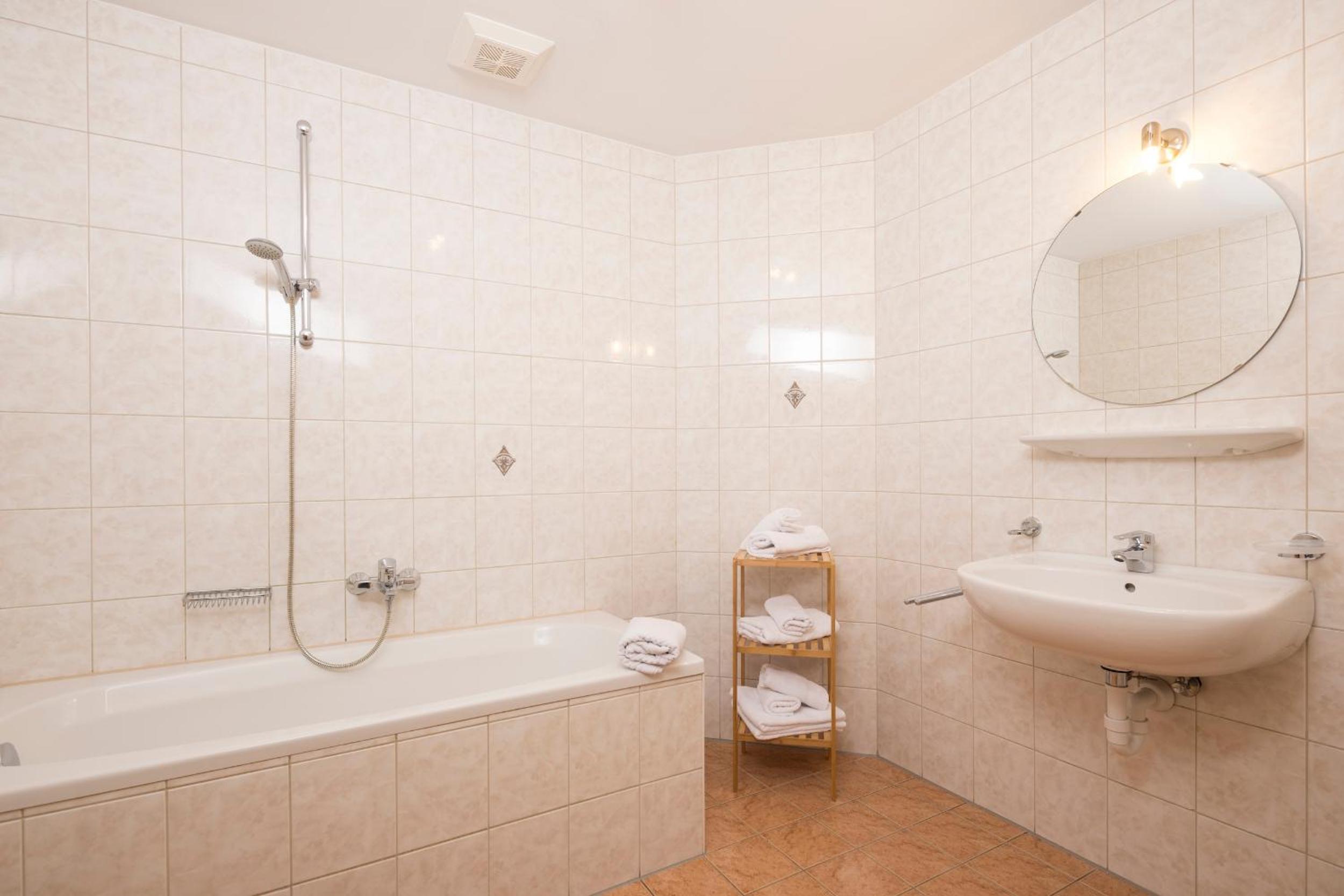 Two-Bedroom Apartment with Mountain View photo 1