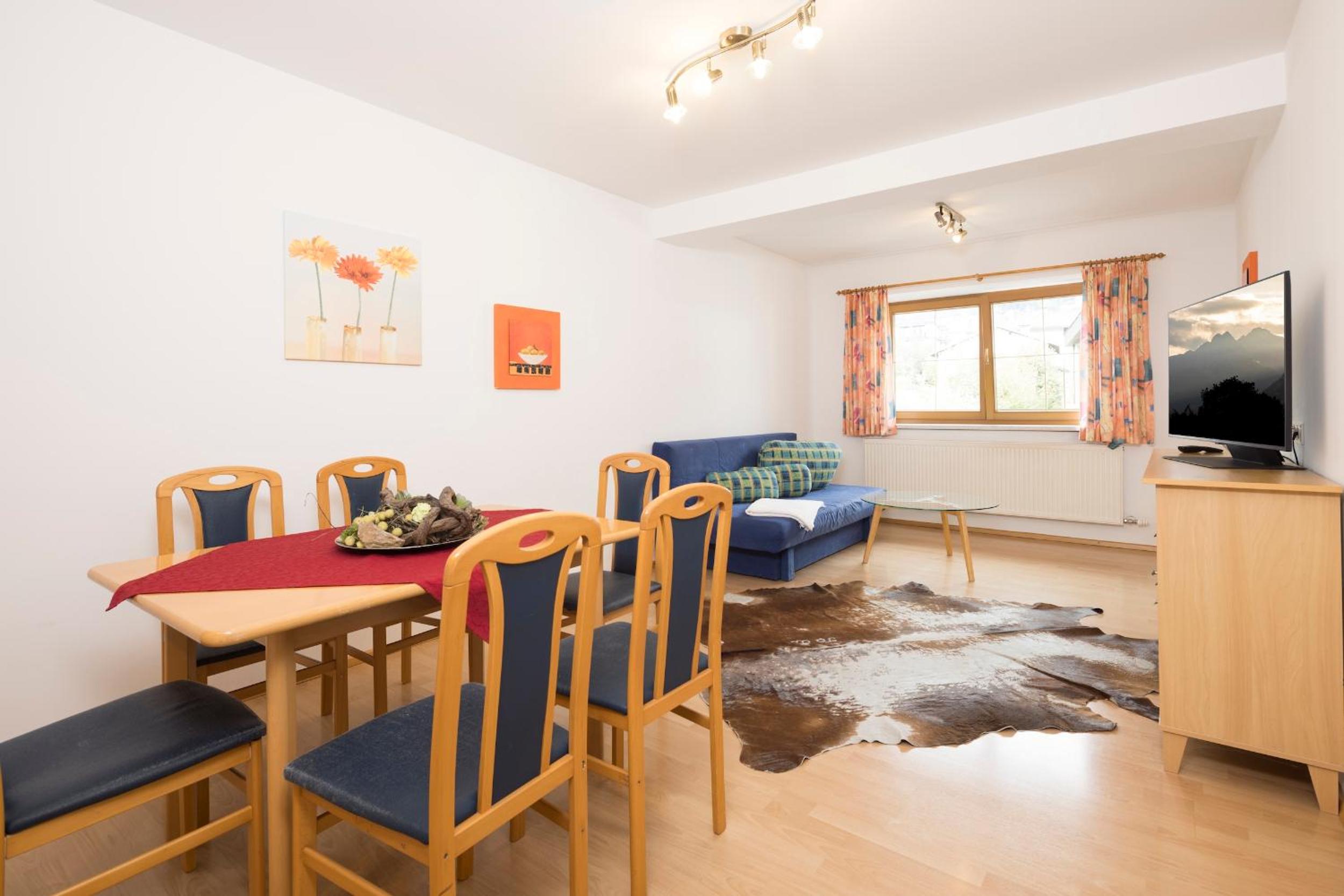 Two-Bedroom Apartment with Mountain View photo 3