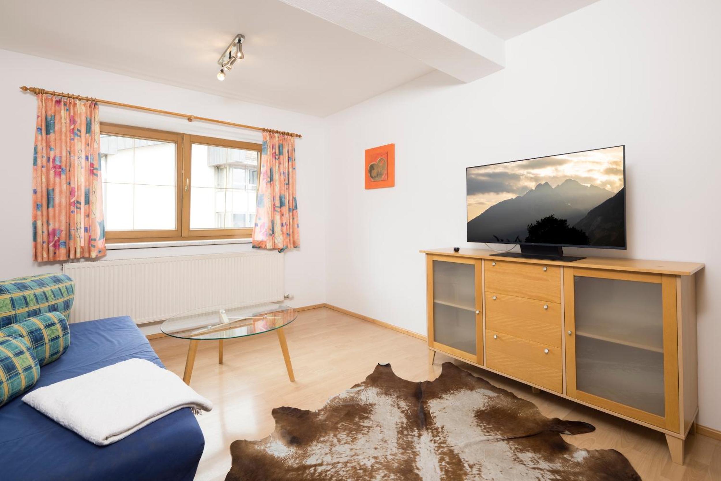 Two-Bedroom Apartment with Mountain View photo 3