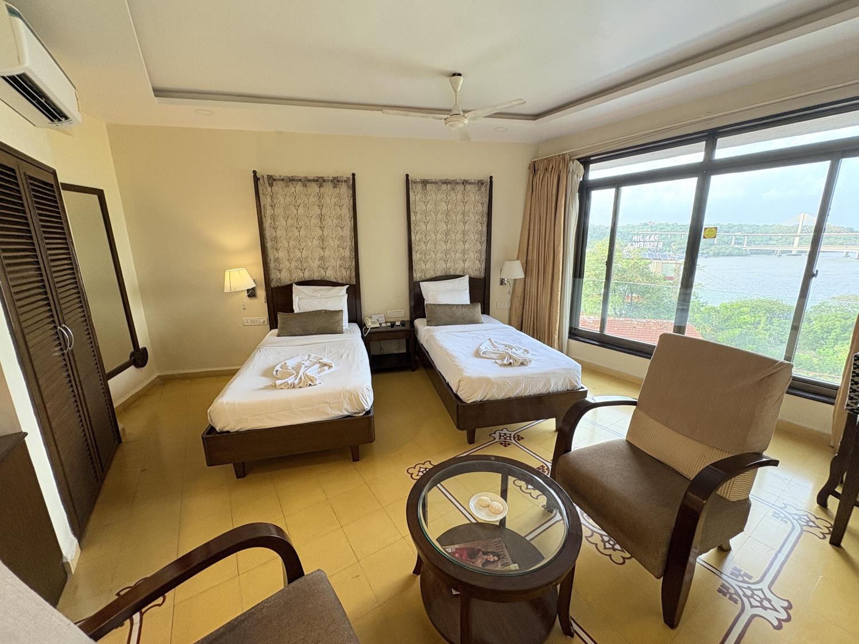 Superior River View Twin Room