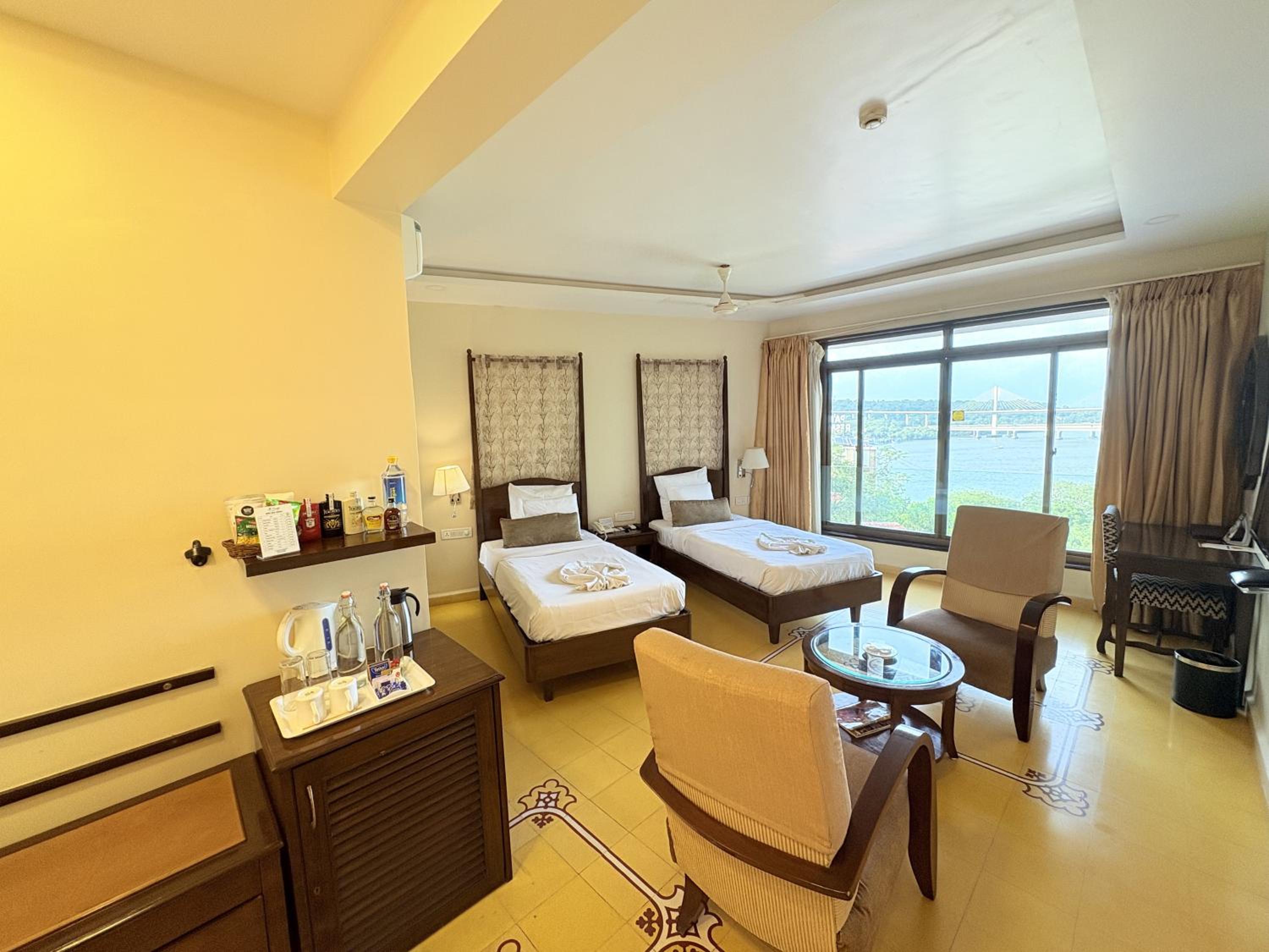 Superior River View Twin Room