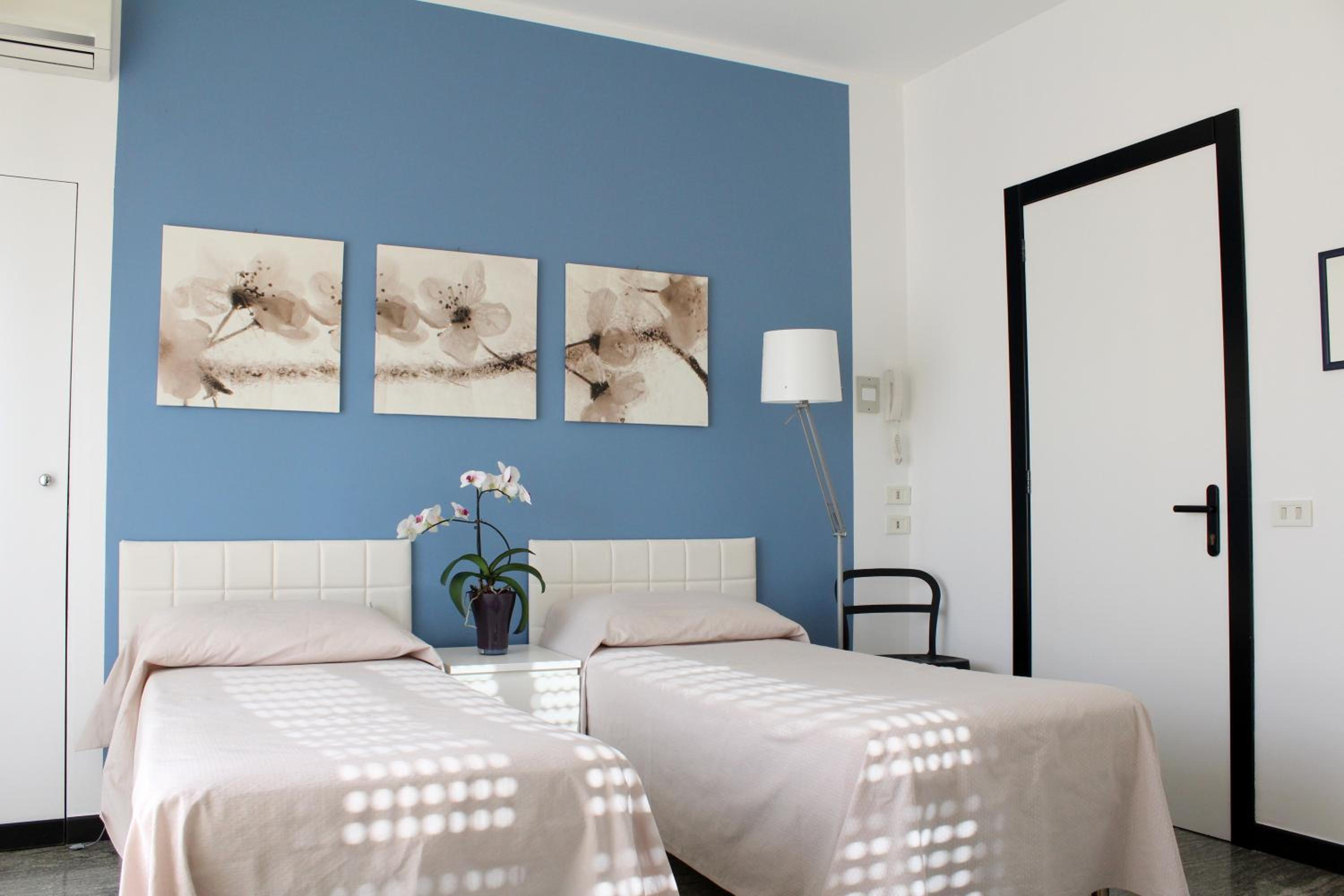 Triple Room with Terrace photo 1
