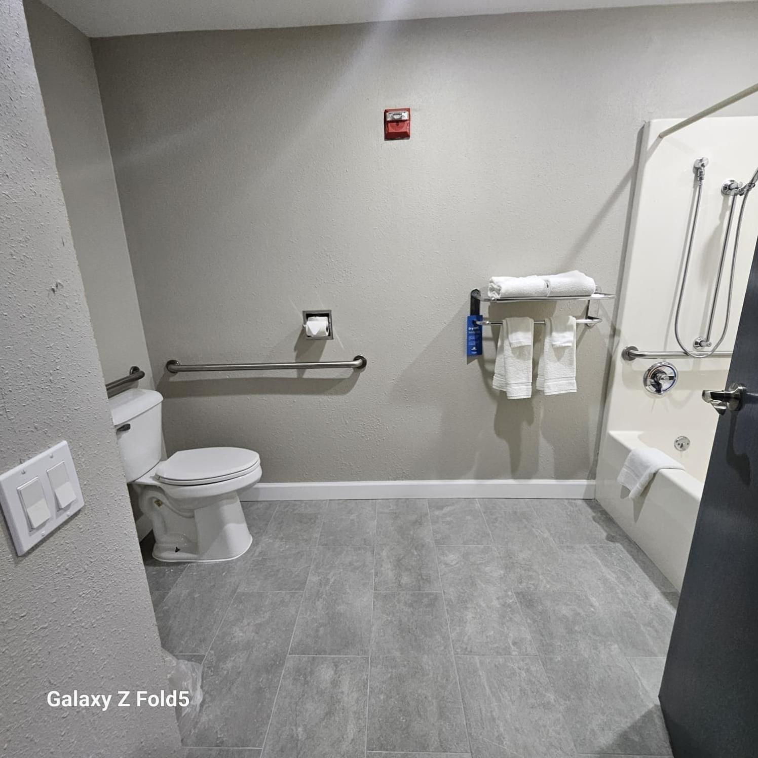 Queen Room with Two Queen Beds and Bath Tub - Mobility Accessible/Non-Smoking - Photo 1
