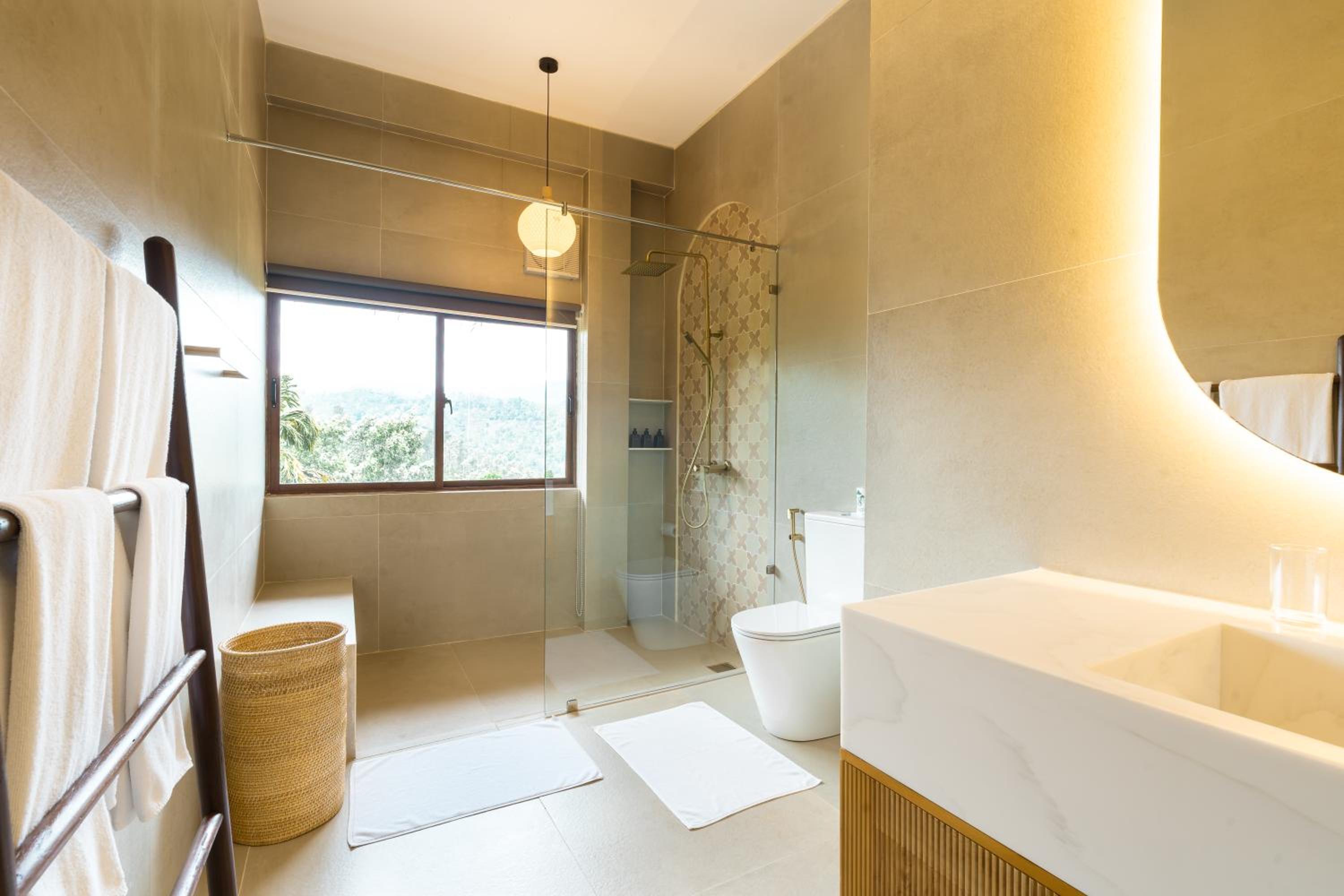 Two Bedroom Family Suite with Swing and Bathtub photo 3