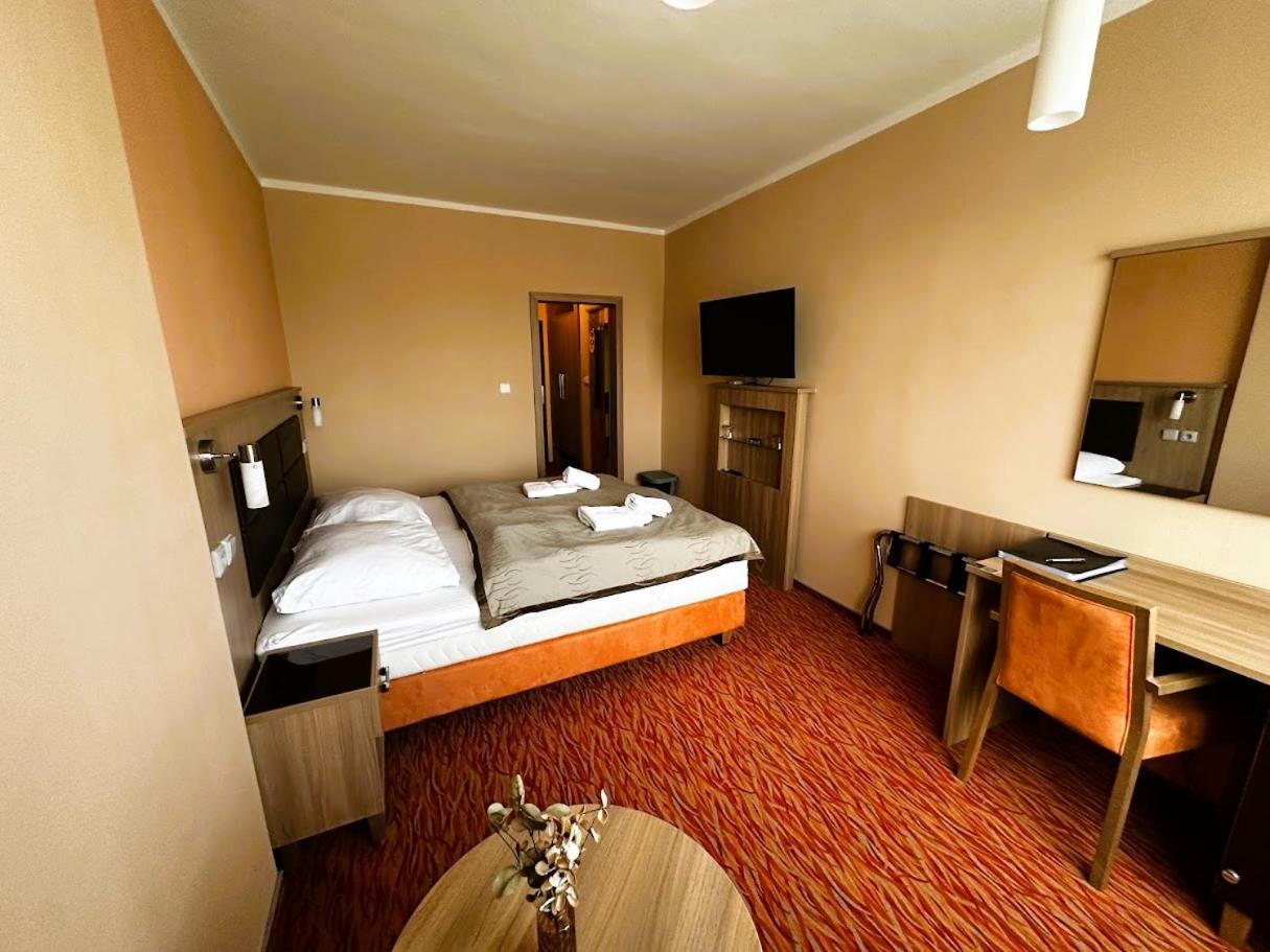 Twin Room - Photo 4