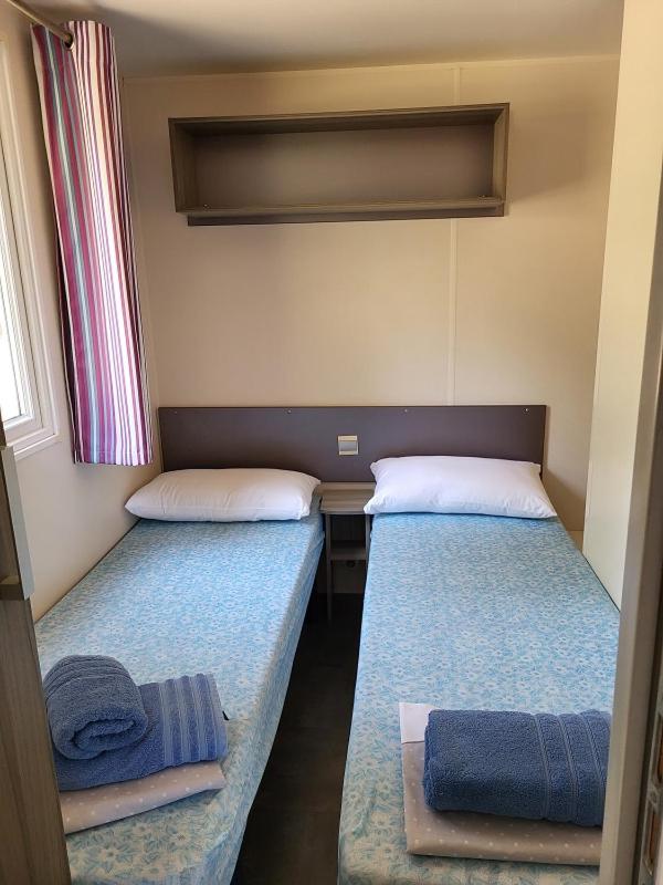 Mobile Home photo 3