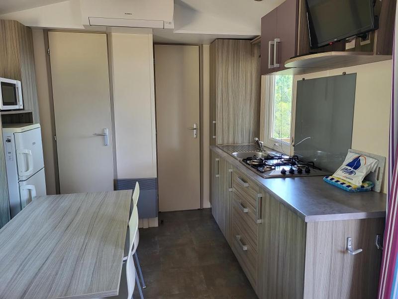 Mobile Home photo 3