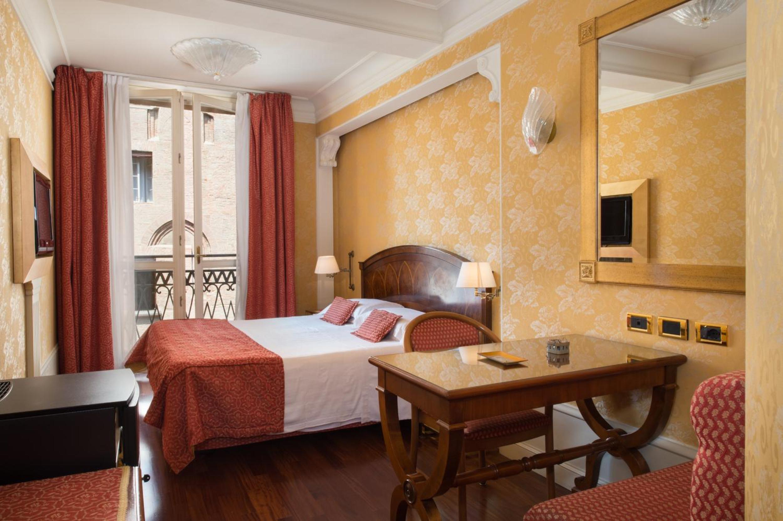 Superior Room - Photo 11