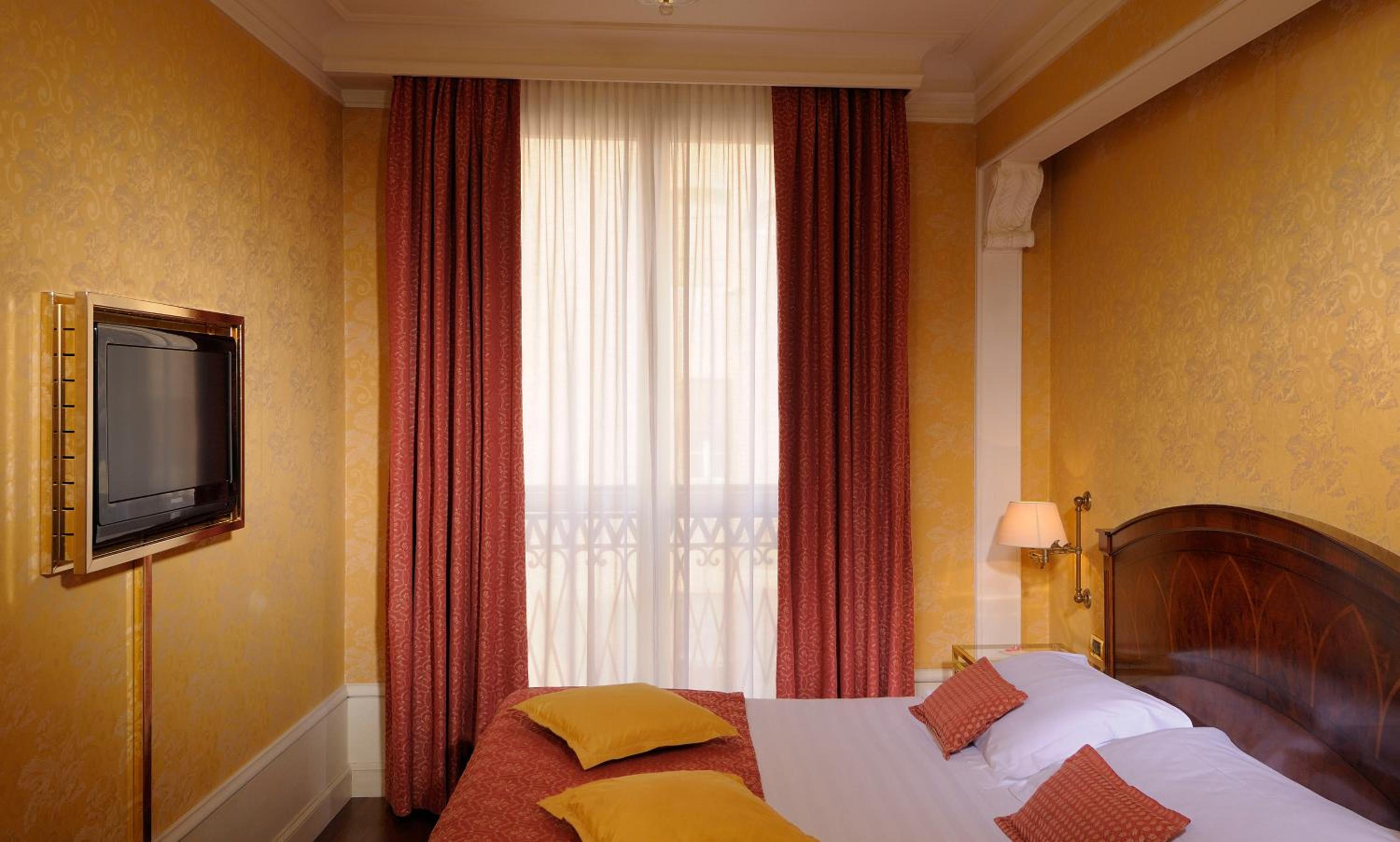 Superior Room - Photo 12