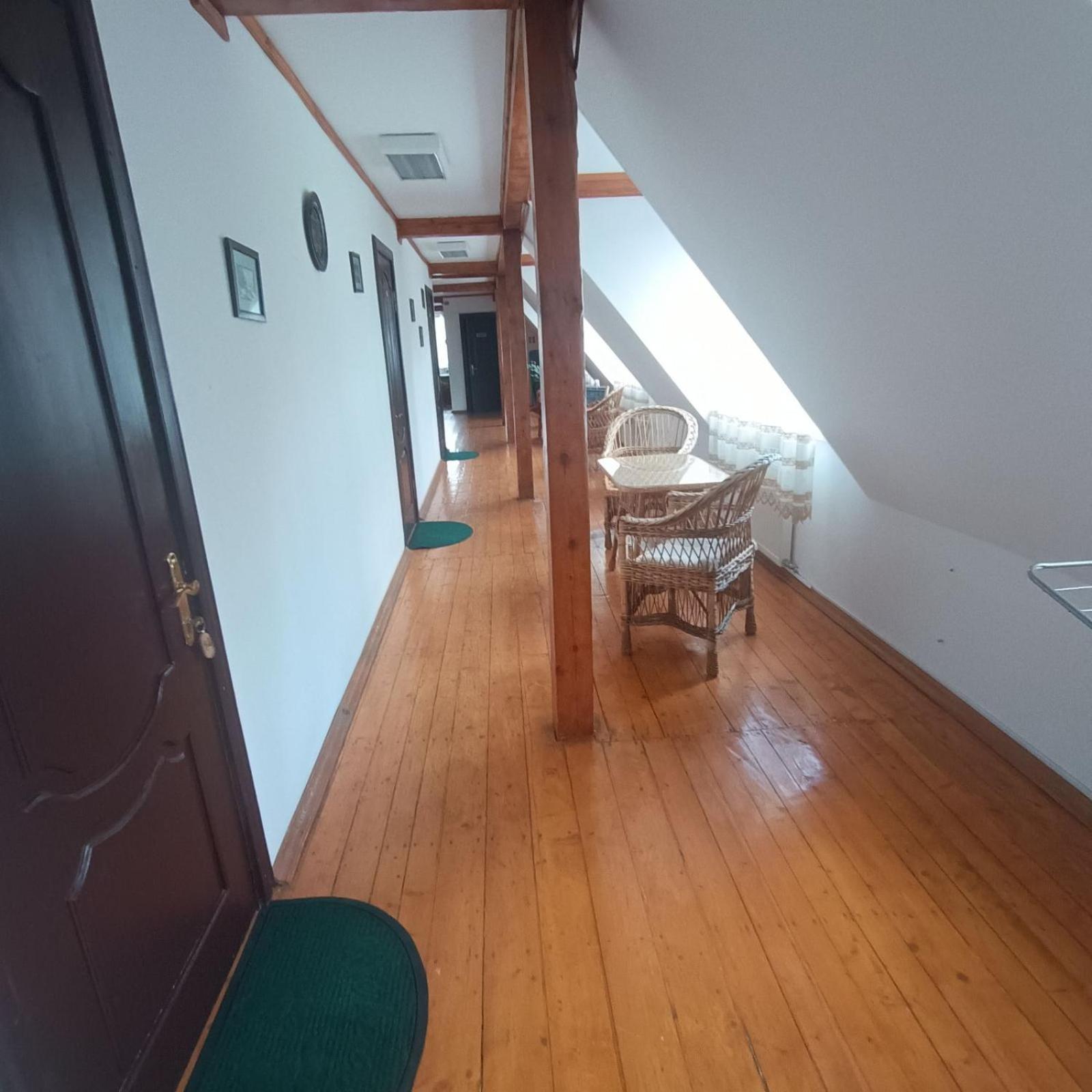 Quadruple Room with Shared Bathroom photo 3